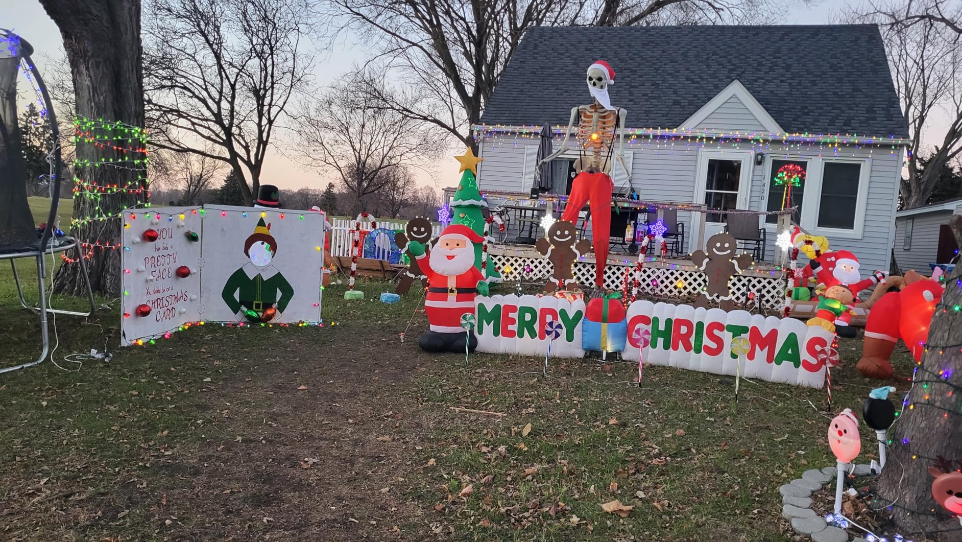 Outdoor Christmas Decorations, Lollipop Pathway Lights, 5 Pack Solar Pathway Lights, Lollipop Stakes, 8 Modes, Waterproof, Candy Cane Walkside Display customer photo 1