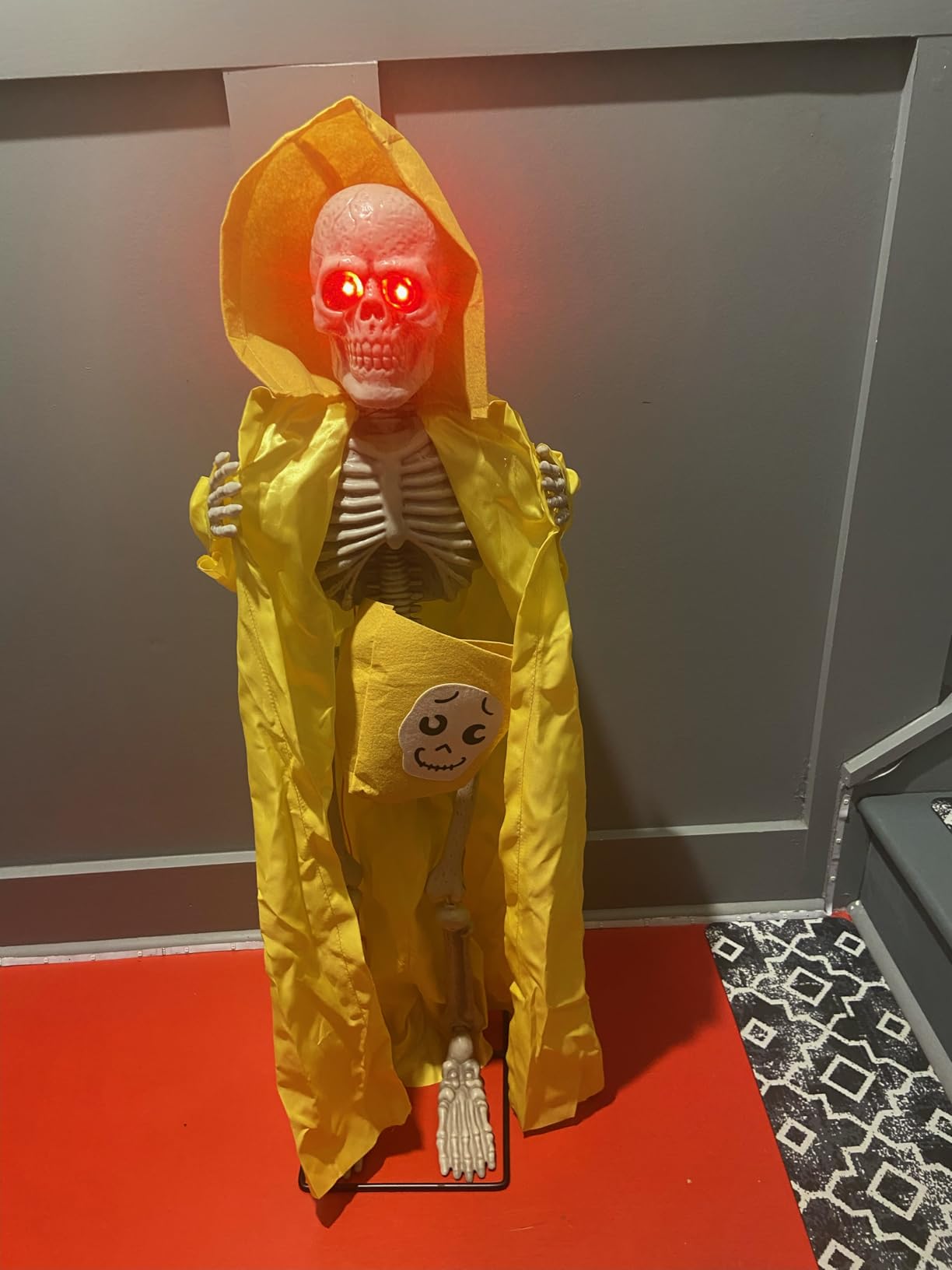 Halloween Animatronic Tombstone with Moving Skeleton - Sensor Activated Animated Scary Prop with Creepy Sound & Light-Up Eyes for Haunted House, Yard, Halloween Party Decor customer photo 2