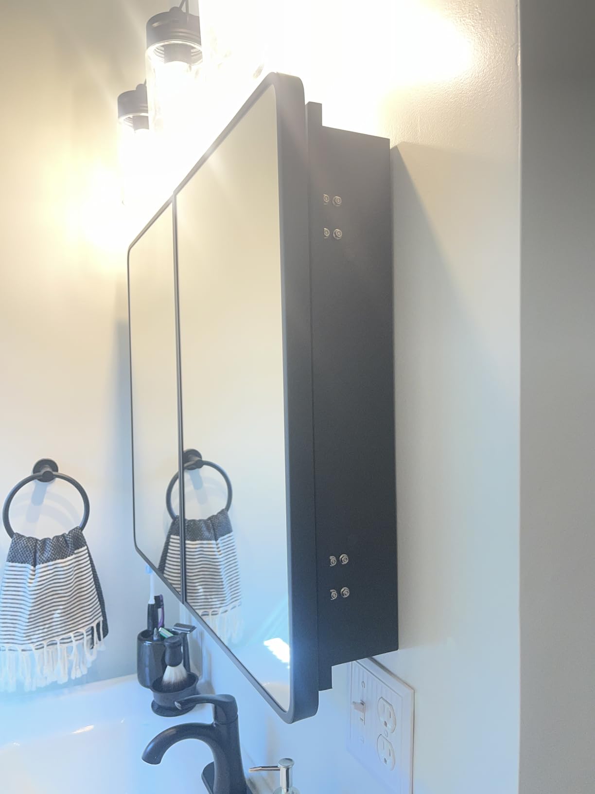 Bathroom Medicine Cabinet with Mirror 24 x 30 Inch, Black Medicine Cabinet Recessed or Surface Wall-Mounted, Mirrored Cabinets with Sturdy Metal Adjustable Shelves for Bathroom Vanity customer photo 1