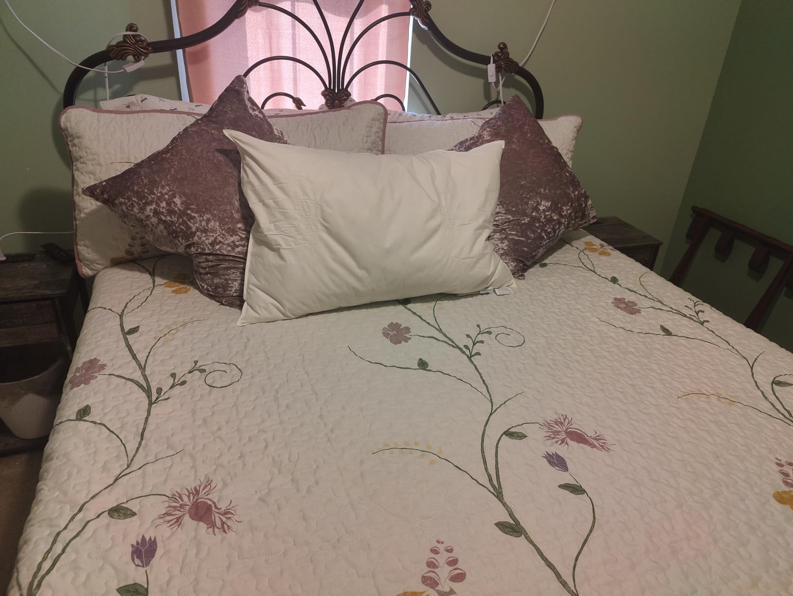 Canadian Luxury Goose Down Pillow Queen Size - 900 Fill Power | 100% Cotton with Teflon Shell- Ultra Comfort Sleep Pillows - Bed Pillows for Back,Stomach(White,(Pack of 1)) customer photo 2