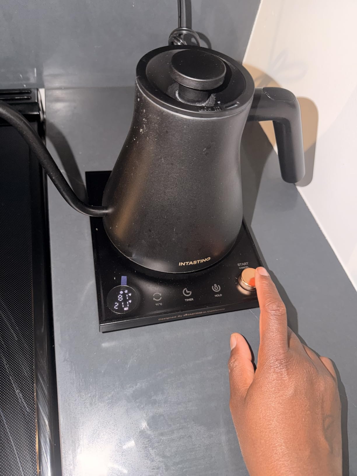 INTASTING Electric Kettles, Gooseneck Electric Kettle, ±1℉ Temperature Control, Stainless Steel Inner, Quick Heating, for Pour Over Coffee, Brew Tea, Boil Hot Water, 0.9L Black customer photo 1