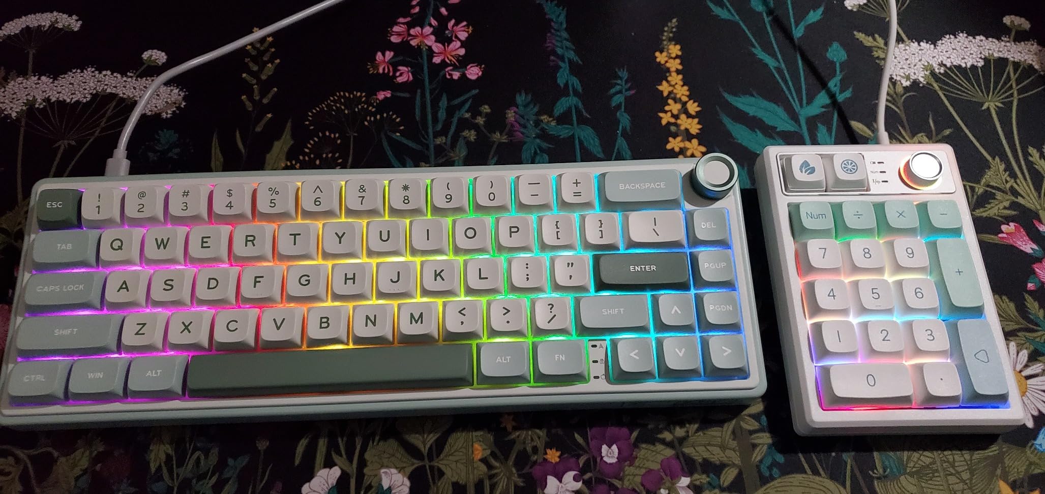 Wireless Mechanical Numpad Barebones Kit, Gasket Programmable Macro Numeric Keyboard DIY, 19-Key Custom Number Pad with Metal Volume Knob, Hot Swappable, RGB Backlit, NKRO for Win/Mac customer photo 2