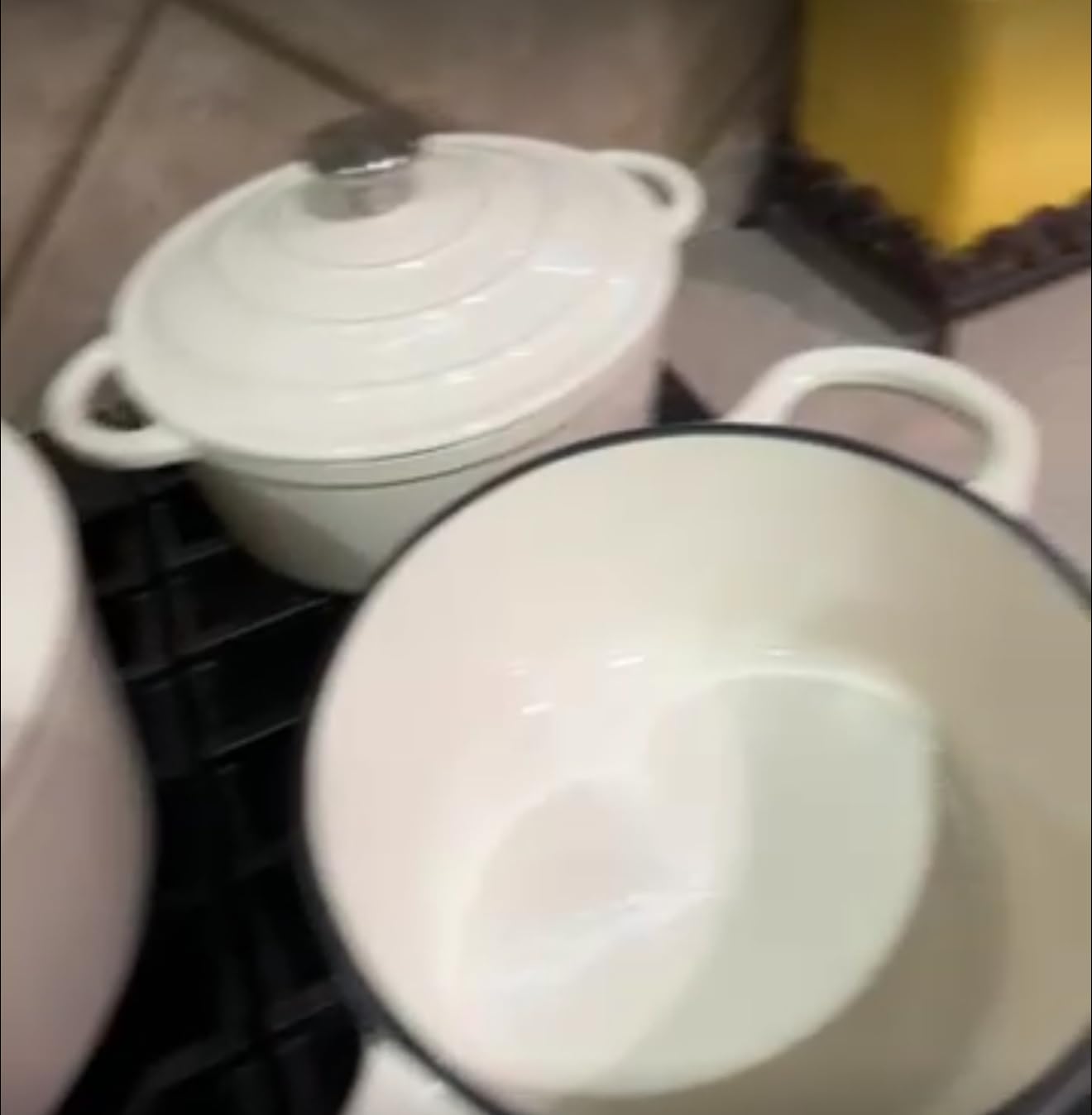Enameled Cast Iron Cookware Set,7 Piece Dutch Ovens Set,Cream White | Ceramic Coated Cast Iron,Sauce Pan,Skillet,3 Lids,Pots and Pans Set,Heavy Duty, Gas & Induction Compatible,PFA Free customer photo 2