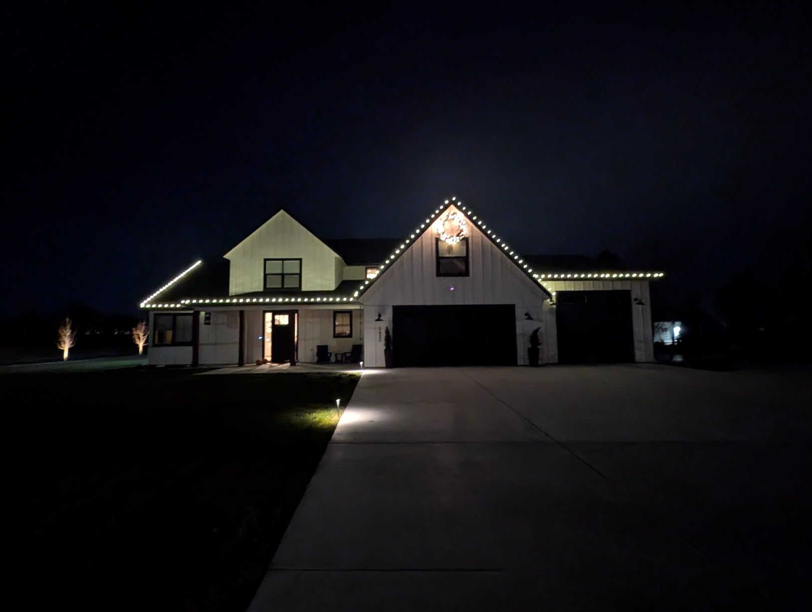81FT 100 LED C9 Christmas Lights Outdoor Waterproof, Warm White | Christmas Outdoor String Lights with 100 Spring Clips, Commercial Grade Extendable Perfect for Roofline Patio House XmasDecor customer photo 2