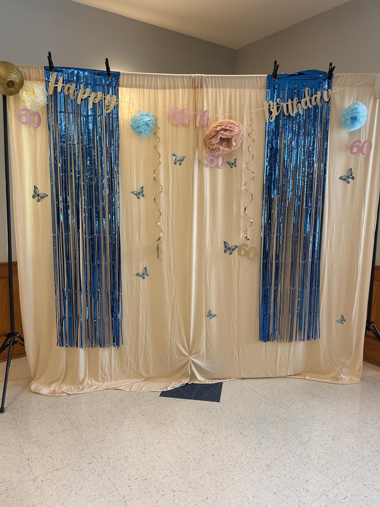 Hemmotop Backdrop Stand 10x8ft (WxH), Photography Background Stand for Parties, Adjustable Photo Backdrop Stands Kit for Wedding, Photo Booth, Party, Decoration, Balloon, Projector Screen customer photo 1