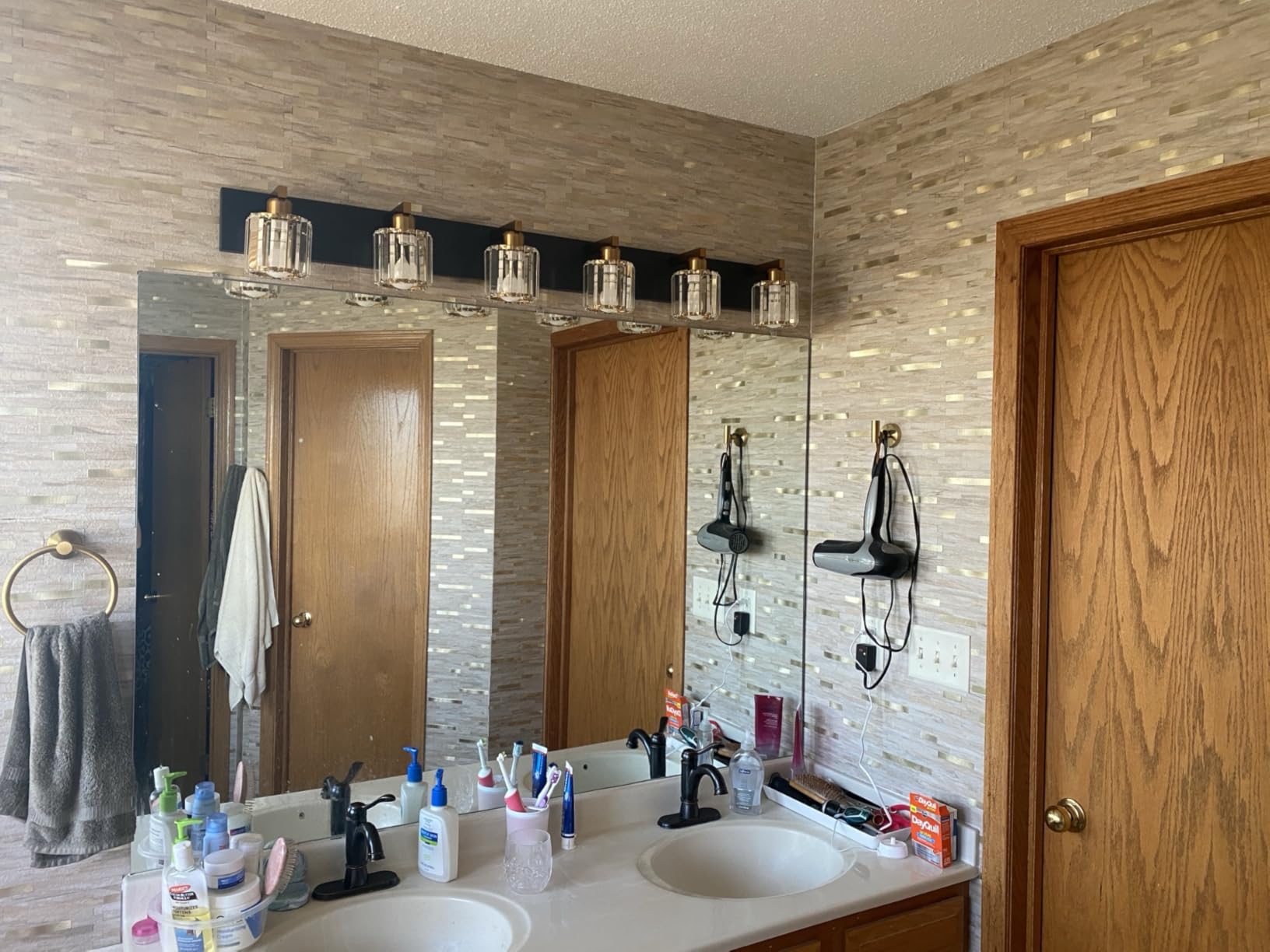 Aipsun Brushed Nickel Vanity Light Bathroom Lighting Fixtures 3 Light Crystal Modern Bathroom Vanity Light (Exclude Bulb) customer photo 1