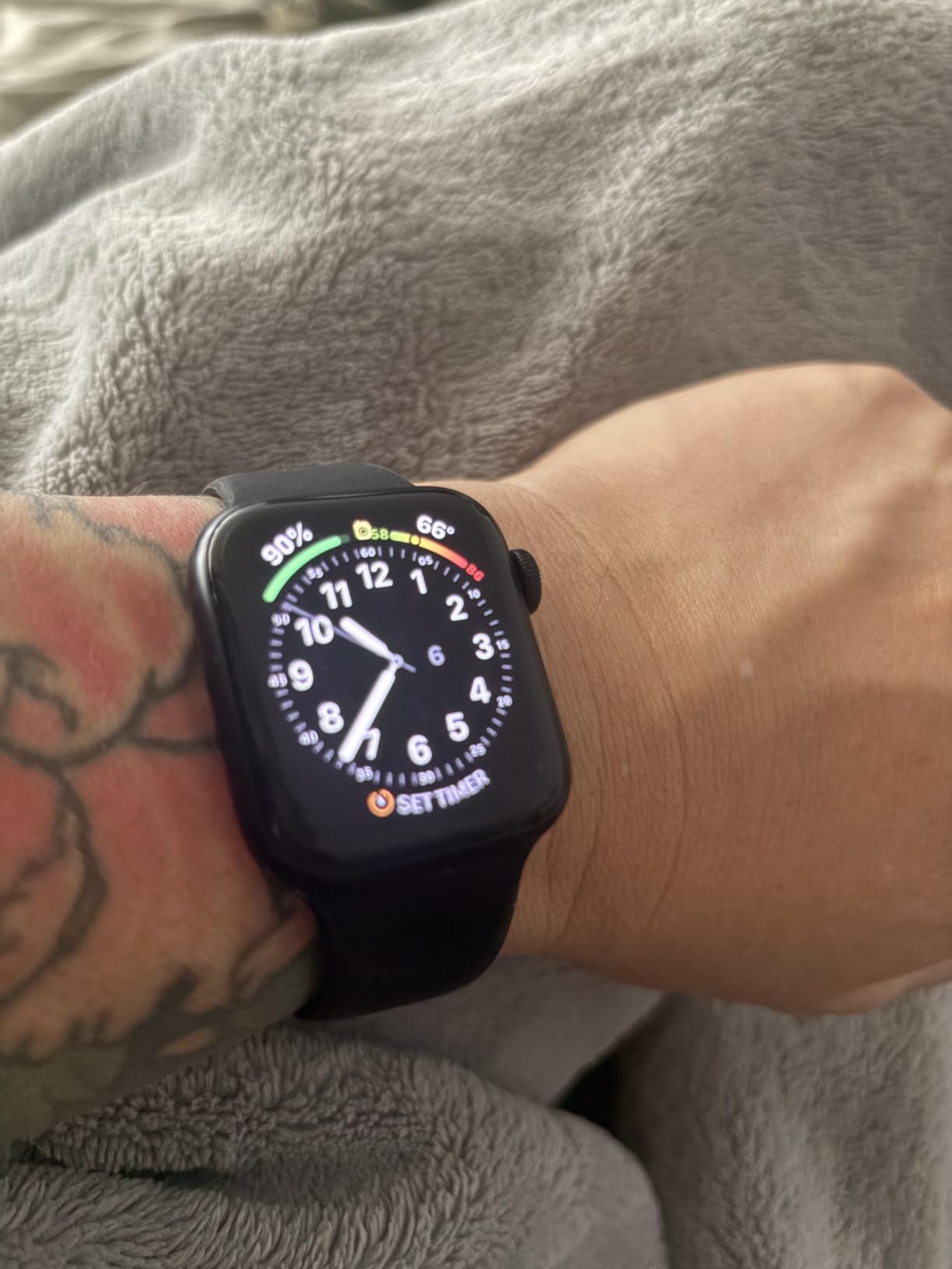 Watch SE 3 [GPS 40mm] Smartwatch with Starlight Aluminum Case with Starlight Sport Band - S/M. Fitness and Sleep Trackers, Heart Rate Monitor, Always-On Display, Water Resistant customer photo 1