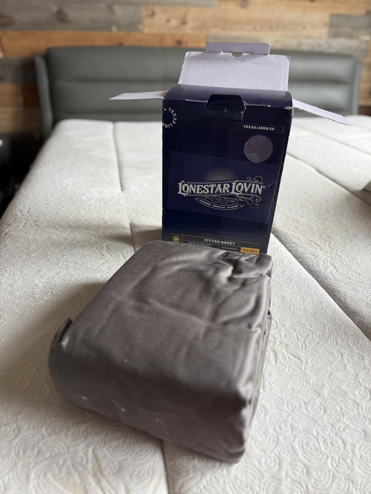 100% Egyptian Cotton King Size Fitted Sheets Only - Luxury 1000 Series High Thread Count King Fitted Sheet, 22