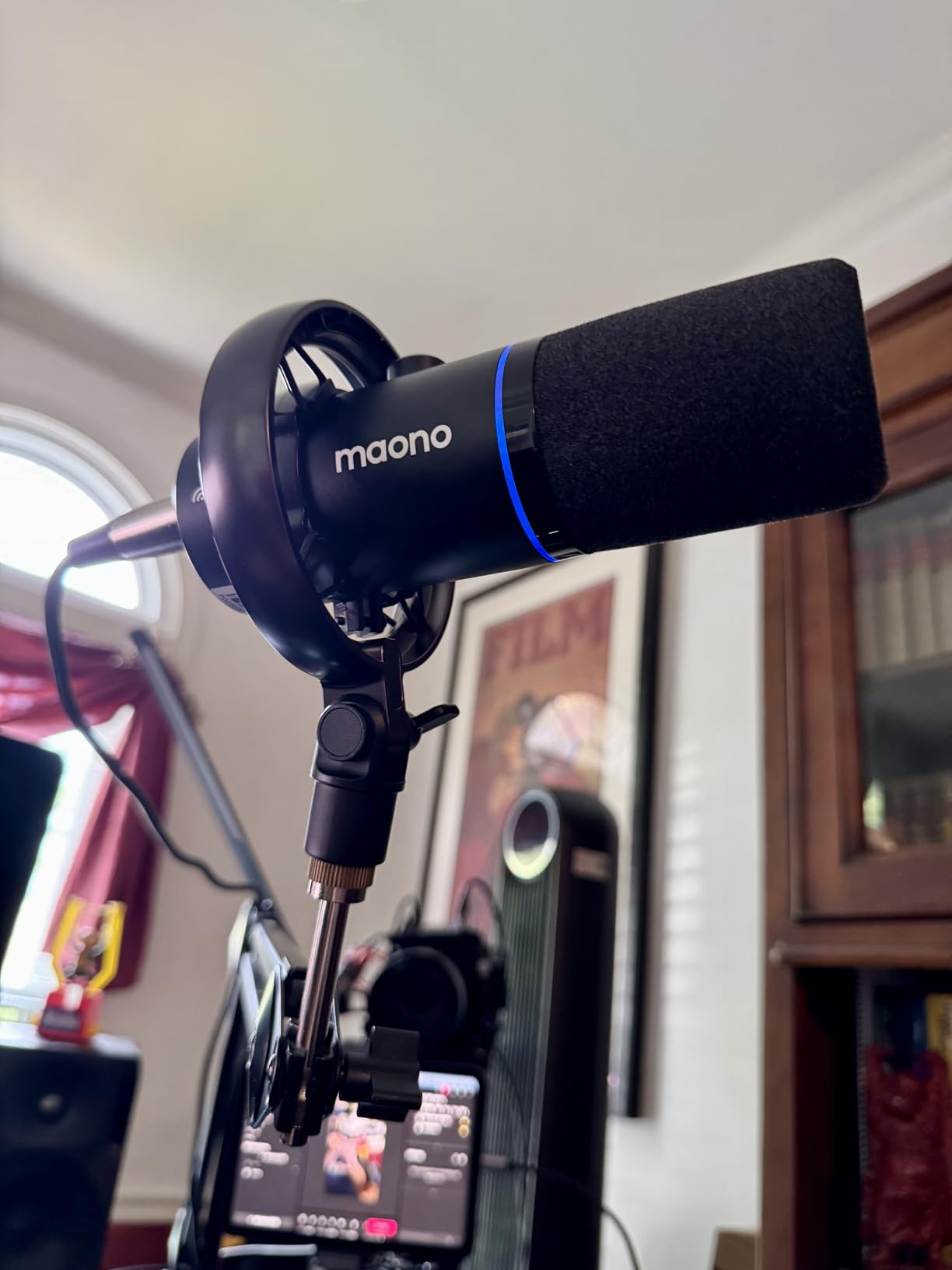 MAONO PD200W Hybrid Wireless Podcast Microphone for PC, Dynamic XLR USB Mic with Desktop Stand, Software, Noise Cancellation, for Vocal Recording, Streaming, Content Creation, Home Studio, Voiceover customer photo 2