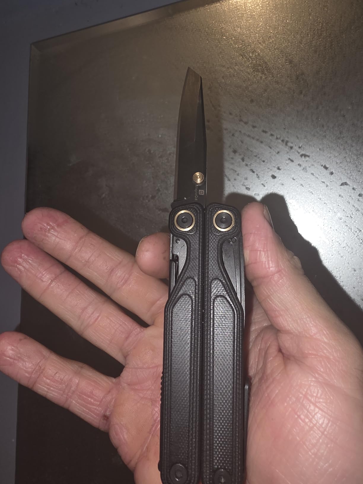 Leatherman Wave Alpha - 16-in-1 Multi-Tool with MagnaCut Blade, G10 Handles & Full-Size Scissors, Obsidian customer photo 1