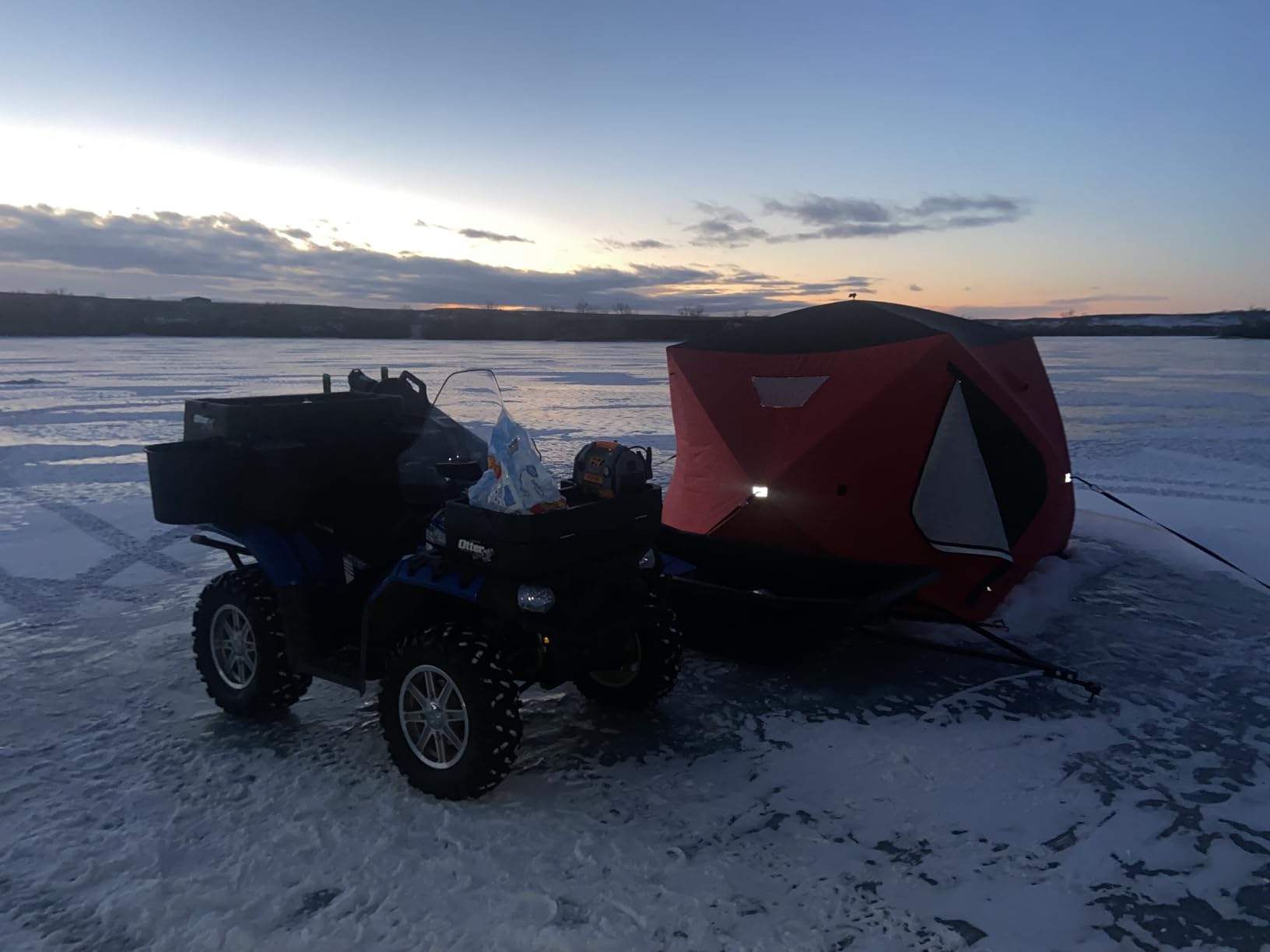 Albott Insulated Pop-Up Ice Fishing Tent, 70/122/177 Sq.Ft Fishable Area, 4-10 Person Ice Shanty with 3-Layer Oxford Fabric customer photo 2