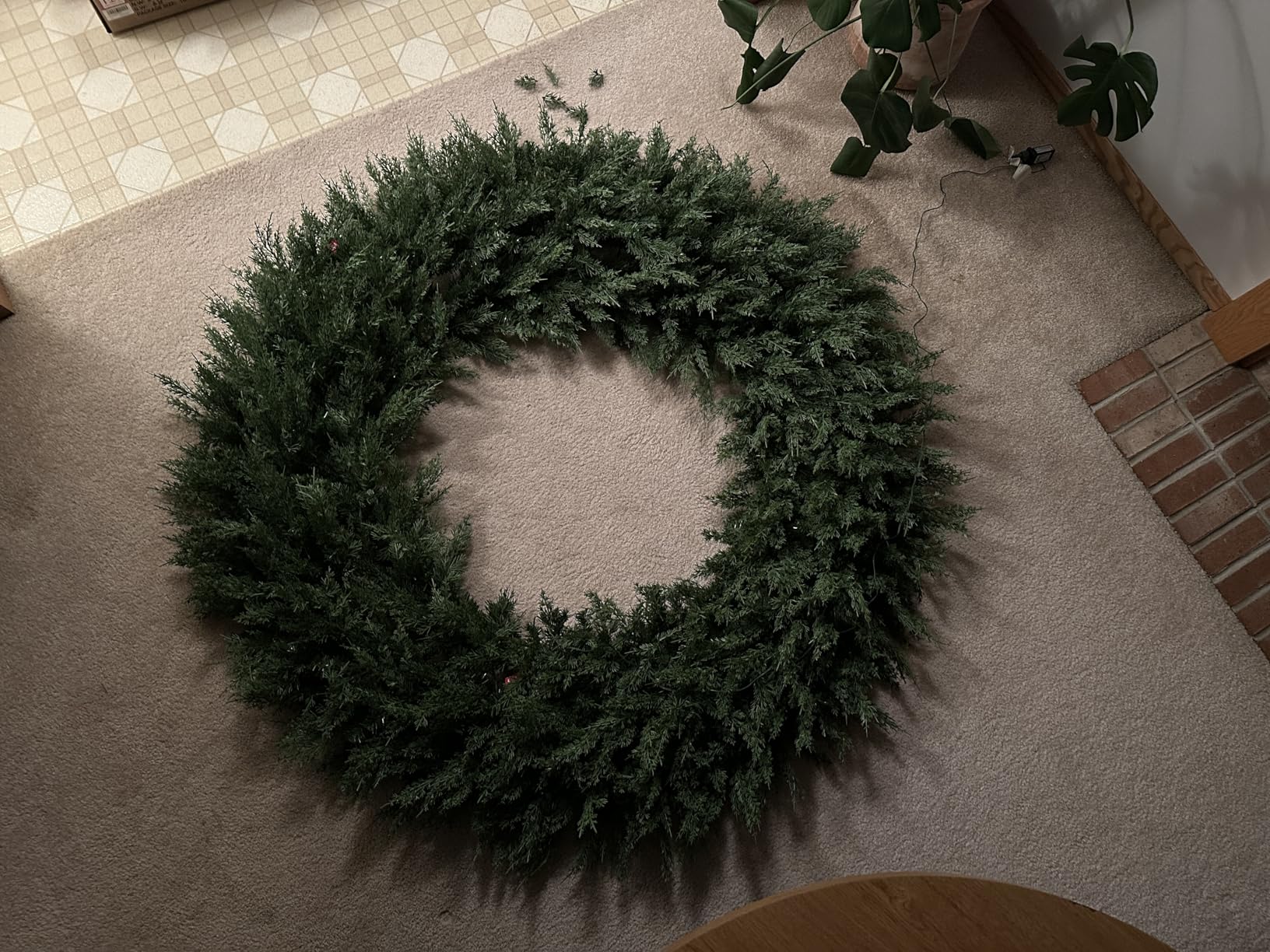 Best Choice Products Pre-Lit Cedar Cypress Christmas Wreath w/Twinkling LEDs, 30in Realistic Large Indoor/Outdoor Holiday Decor for Door, Plug-in customer photo 1