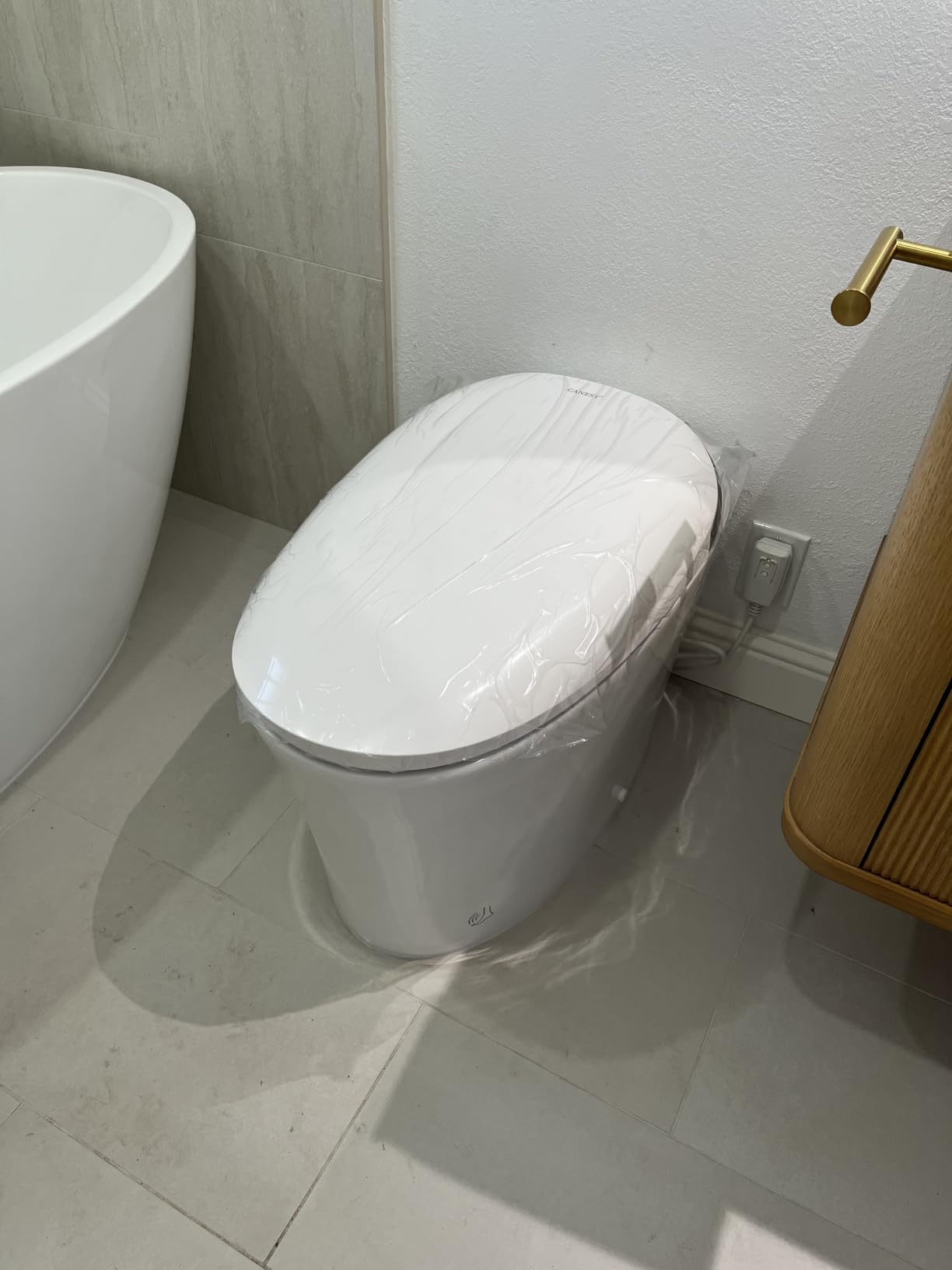 CANEST Elongated Smart Toilet, Auto Open/Close, 1000g MAP Flush,TC-500PRO | Bidet Toilet with Tank, 1000g MAP Flush, ADA Height, Auto Temp Control, Elongated Bowl, Warm Water/Air, Blackout Flush customer photo 2