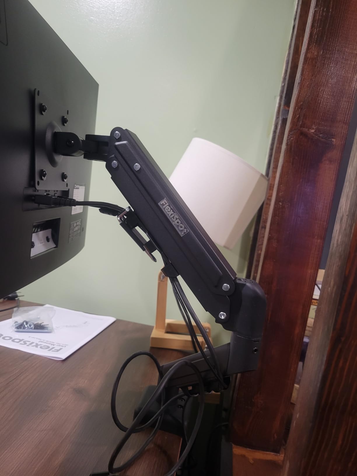 FlexiSpot Single Monitor Arm, 17-32 Inch Monitor Mount up to 19.84 lbs, Fast Install VESA Mount for Home Office Gaming, Full Adjustable Gas Spring with C-Clamp and Grommet Base, Black customer photo 2