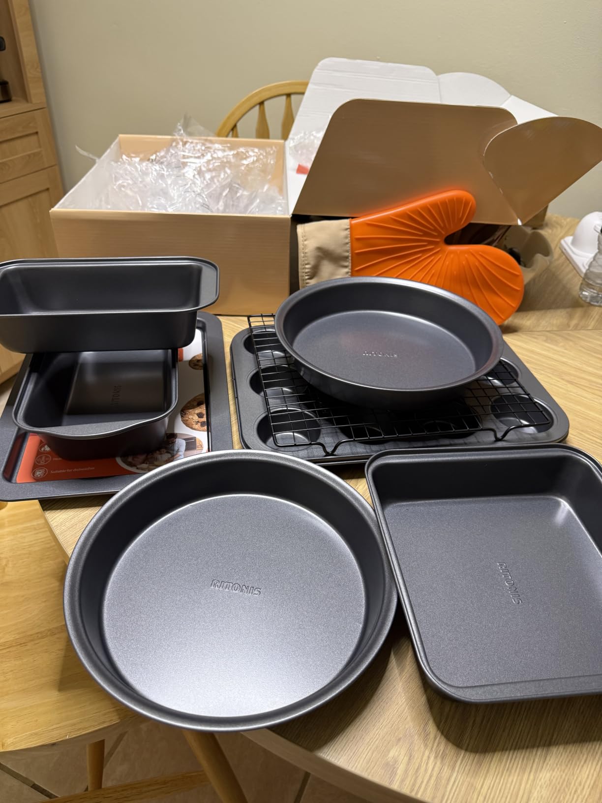 8-Piece Baking Pans Set, Nonstick Baking Set, Baking Glove Included | Non-Toxic Bakeware, Superior Non-Stick, Even Heat, Warp Resistant, Easy Cleanup, Everyday Baking, Versatile Bakeware Set customer photo 1
