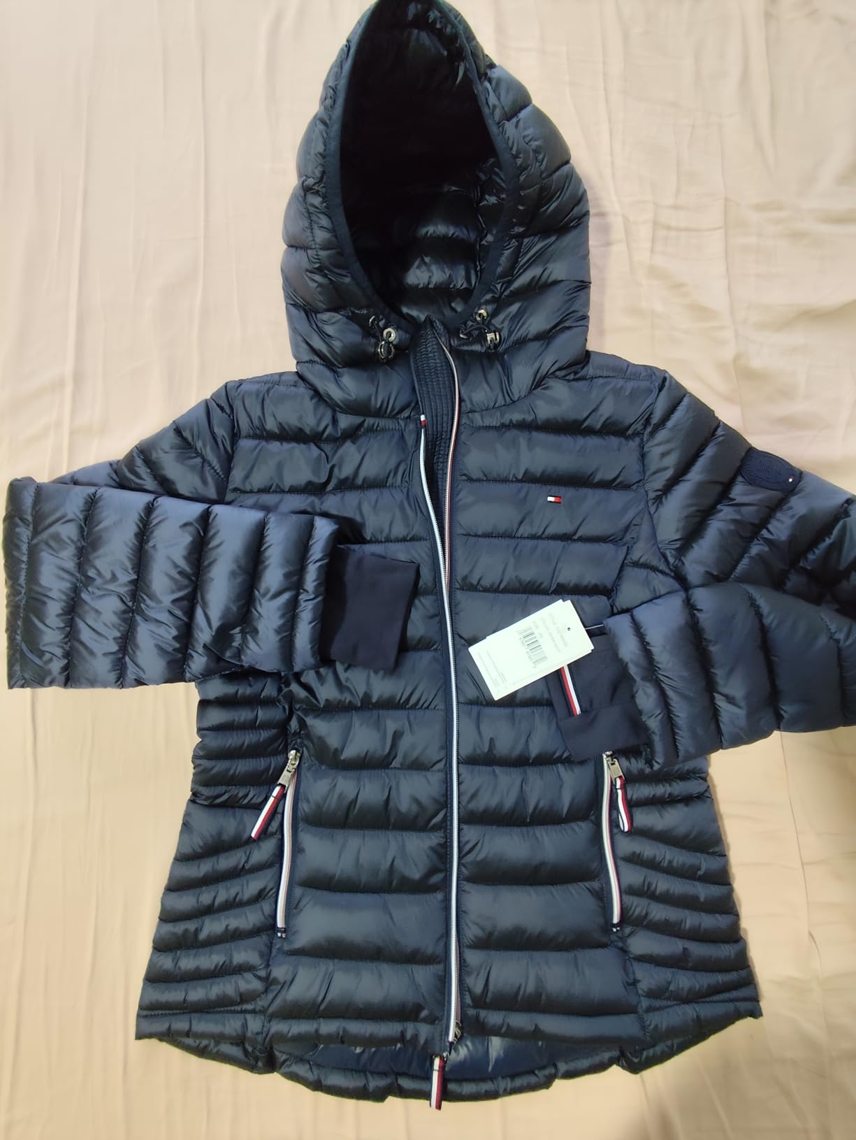 Tommy Hilfiger Women's Puffer Jacket, Lightweight Packable Jacket With Hood & Bag customer photo 1