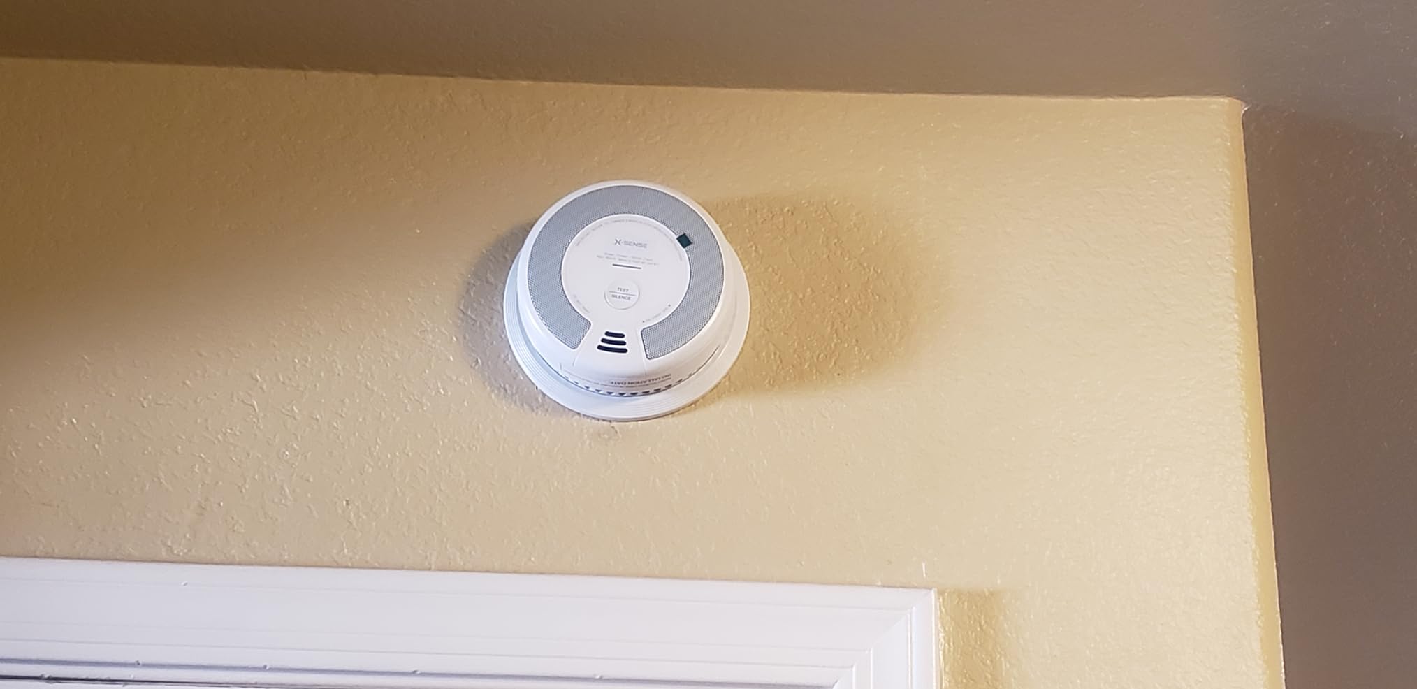 X-Sense Smoke & Carbon Monoxide Alarm, SC06, 1-Pack | 10-Year Sealed Battery (Not Hardwired), 2-in-1 smoke & CO detection, Easy Installation, UL 217 & UL 2034 Certified customer photo 1