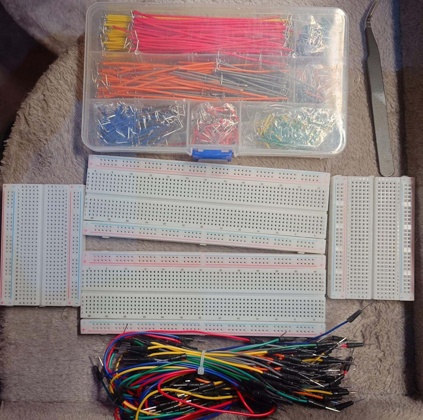 840Pcs Breadboard Jumper Wires Kit with 4 Solderless Breadboards, 14 Lengths 2-125mm Pre-Cut Flexible Connecting Cables & Storage Box for Arduino, Raspberry Pi, DIY Electronics Prototyping customer photo 1