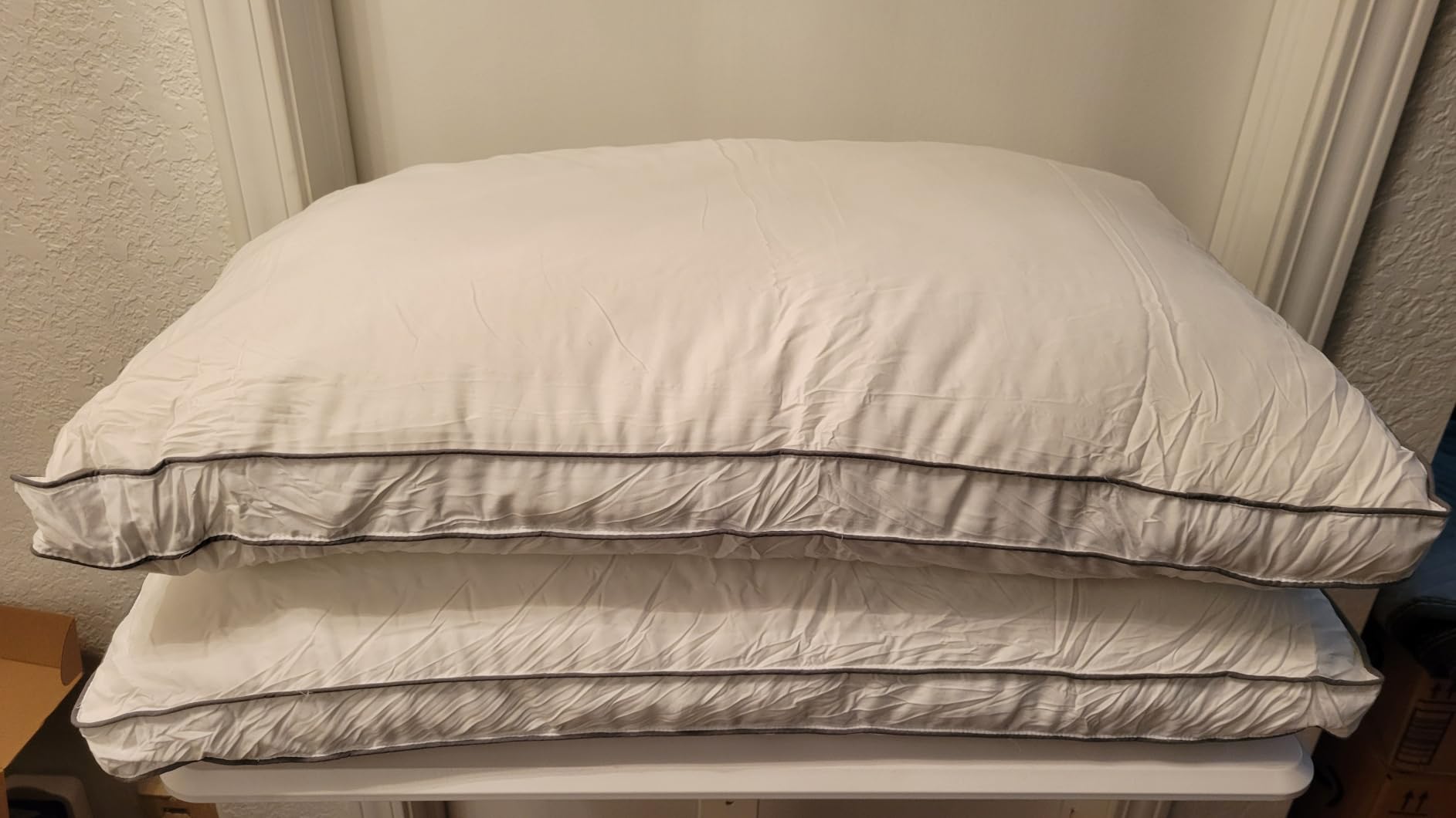 Ubauba Goose Feather Down Fiber Pillows Queen Size Set of 2, Supportive Gusseted Luxury Hotel Pillow, Comfortable Bed Pillow for Sleeping, Cloud-Soft Pillow for Side, Back & Stomach Sleepers, 20x30 in customer photo 1