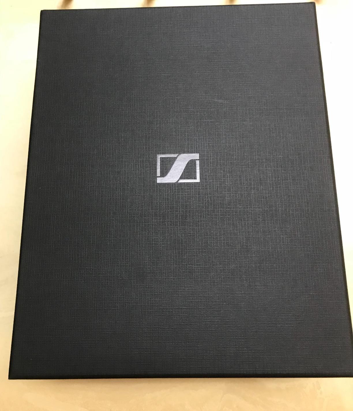 Sennheiser HD 650 - Audiophile Hi-Res Open Back Dynamic Headphone customer photo 1