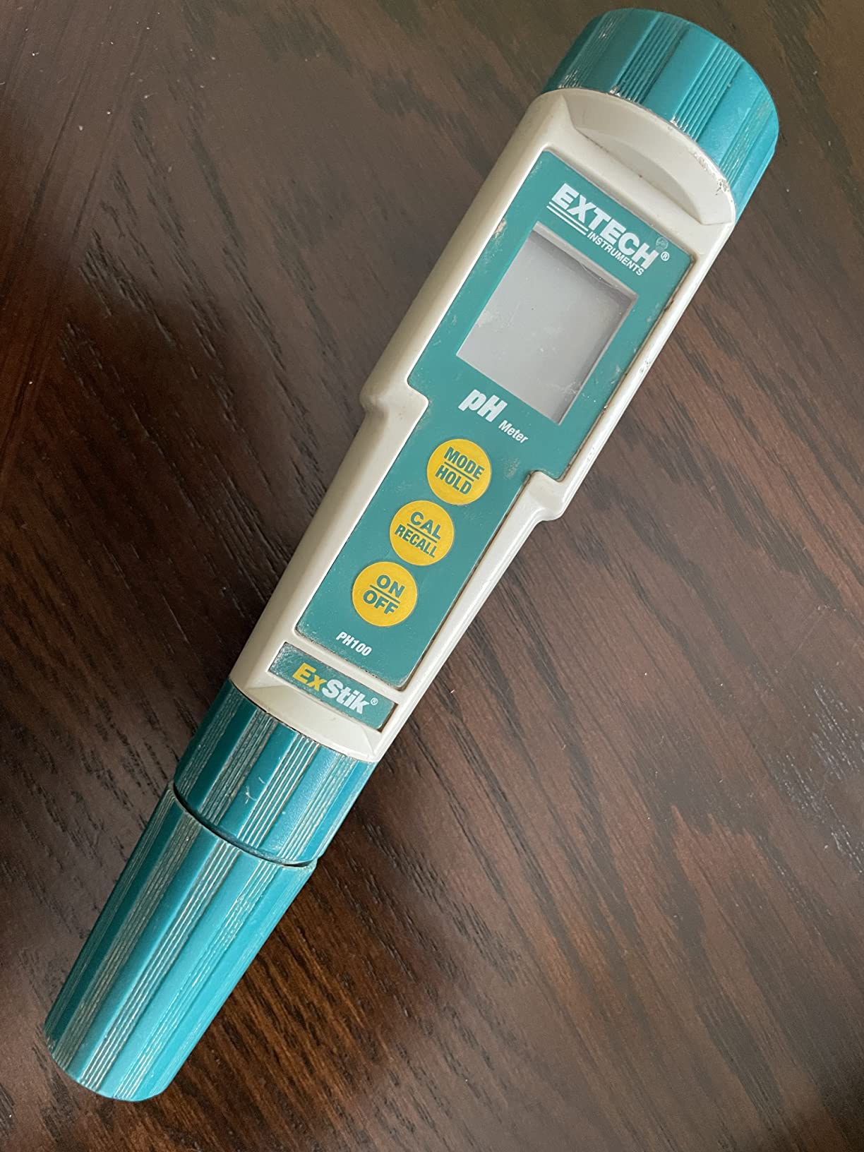 Extech PH100 Waterproof ExStik II pH Meter Kit with Flat Surface Electrode and Temperature LCD Display | pH 0.00-14.00, waterproof, ATC, flat-surface electrode, temperature display, auto power off, sample cup customer photo 2