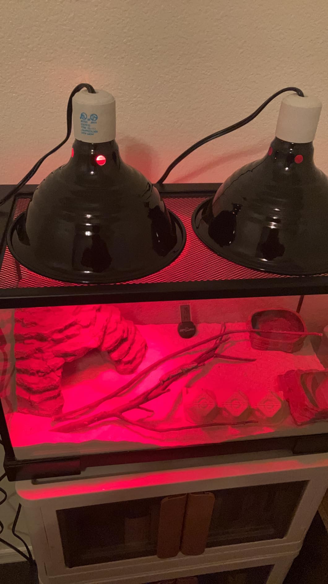 Fluker's Repta-Clamp Lamp, Heavy Duty Clamp Light For Reptile Tanks and Terrariums, UL/CUL Approved, Great for Reptile Basking, 150-Watt Maximum with On/Off Switch, 8.5