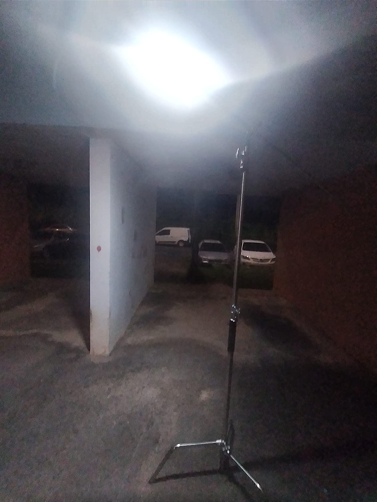 Flashpoint 10' C Light Stand on Turtle Base Kit with Two Tier Spring Loaded Riser Column, 3' GOBO Heads, Baby Pin and 40' Grip Arm, Chrome, a for Cinema Still customer photo 2