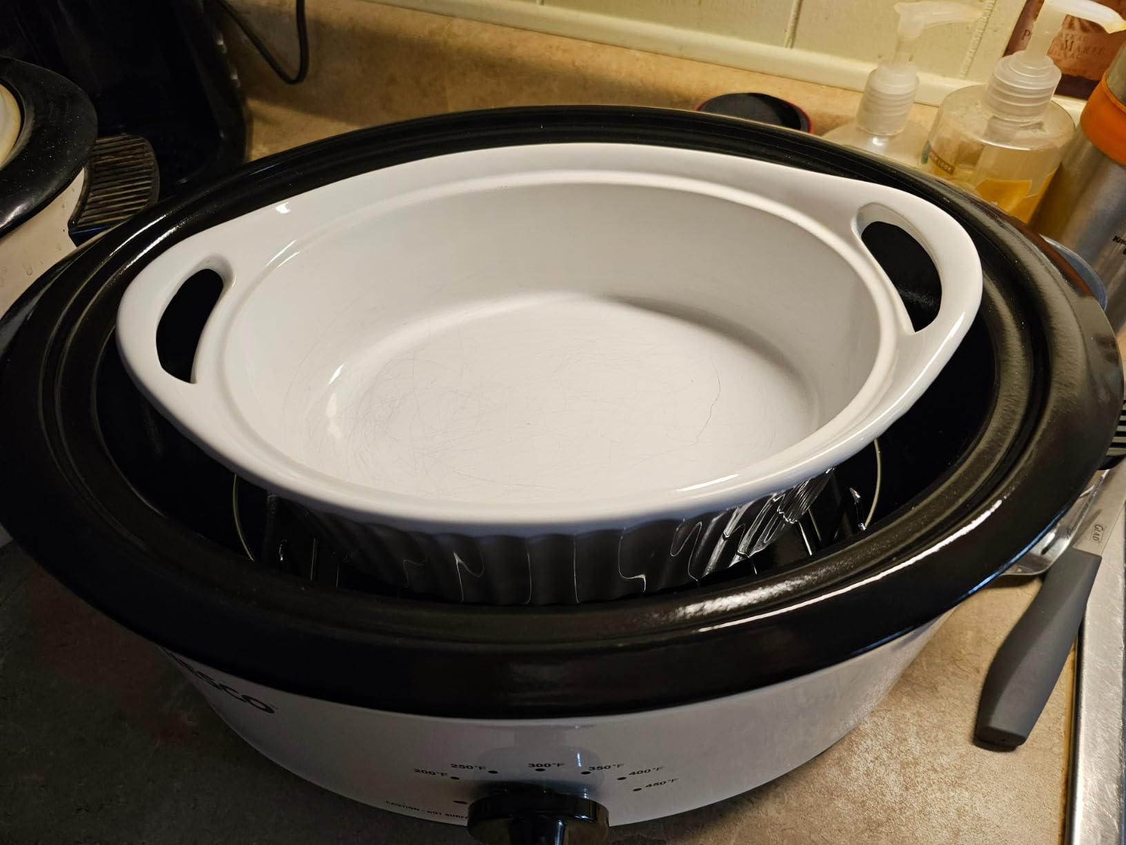 NESCO 4816‑14 Electric Roaster Oven for Everyday Home Cooking, White 6‑Quart Countertop Roaster with Porcelain Coated Steel Cookwell customer photo 2