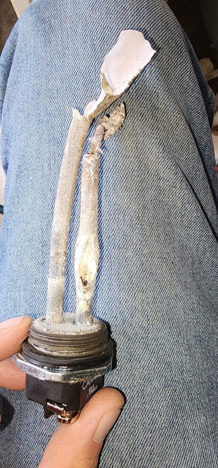 Camco 4500W 240V Screw-in Foldback Water Heater Element | Low Watt Density (02583) customer photo 2