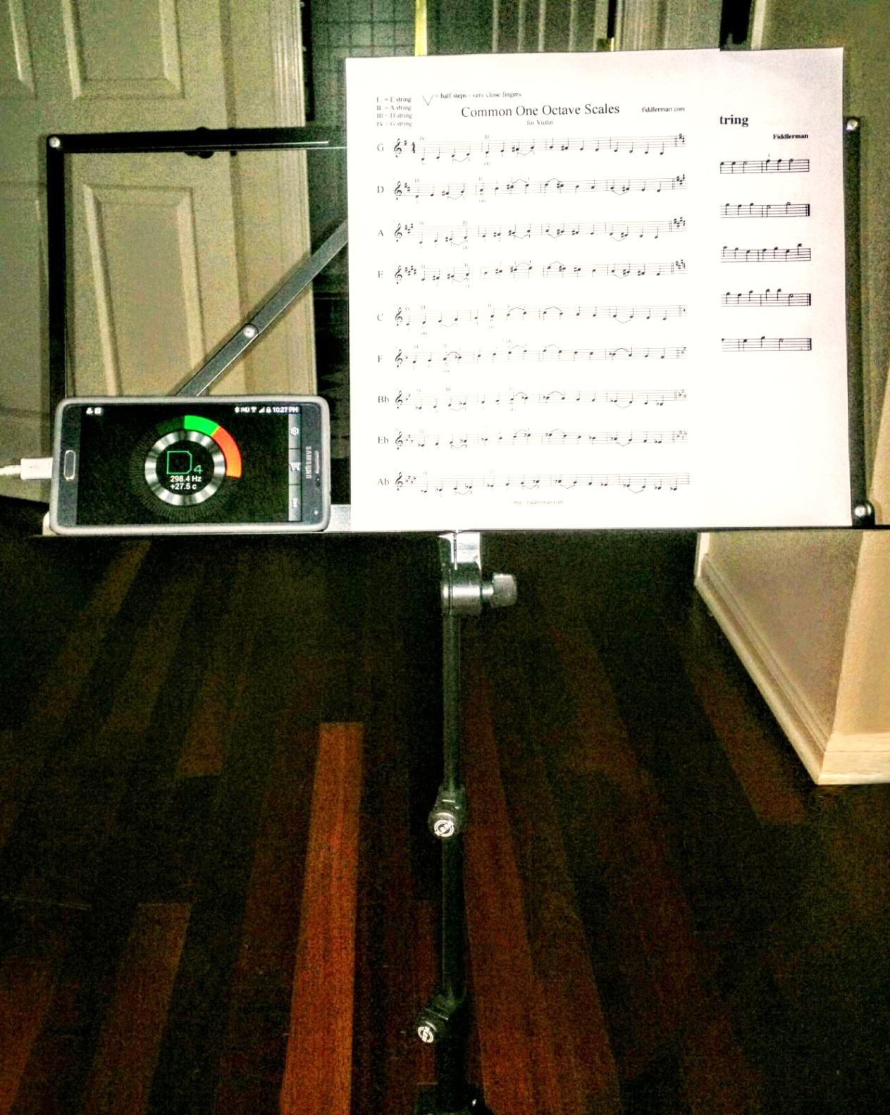 K&M - Konig & Meyer 10065.000.55 Heavy Duty Music Stand - Large Deep Desk - Sturdy Base - Adjustable Height - Compact - Professional Grade for Musicians - German Made - Black customer photo 1