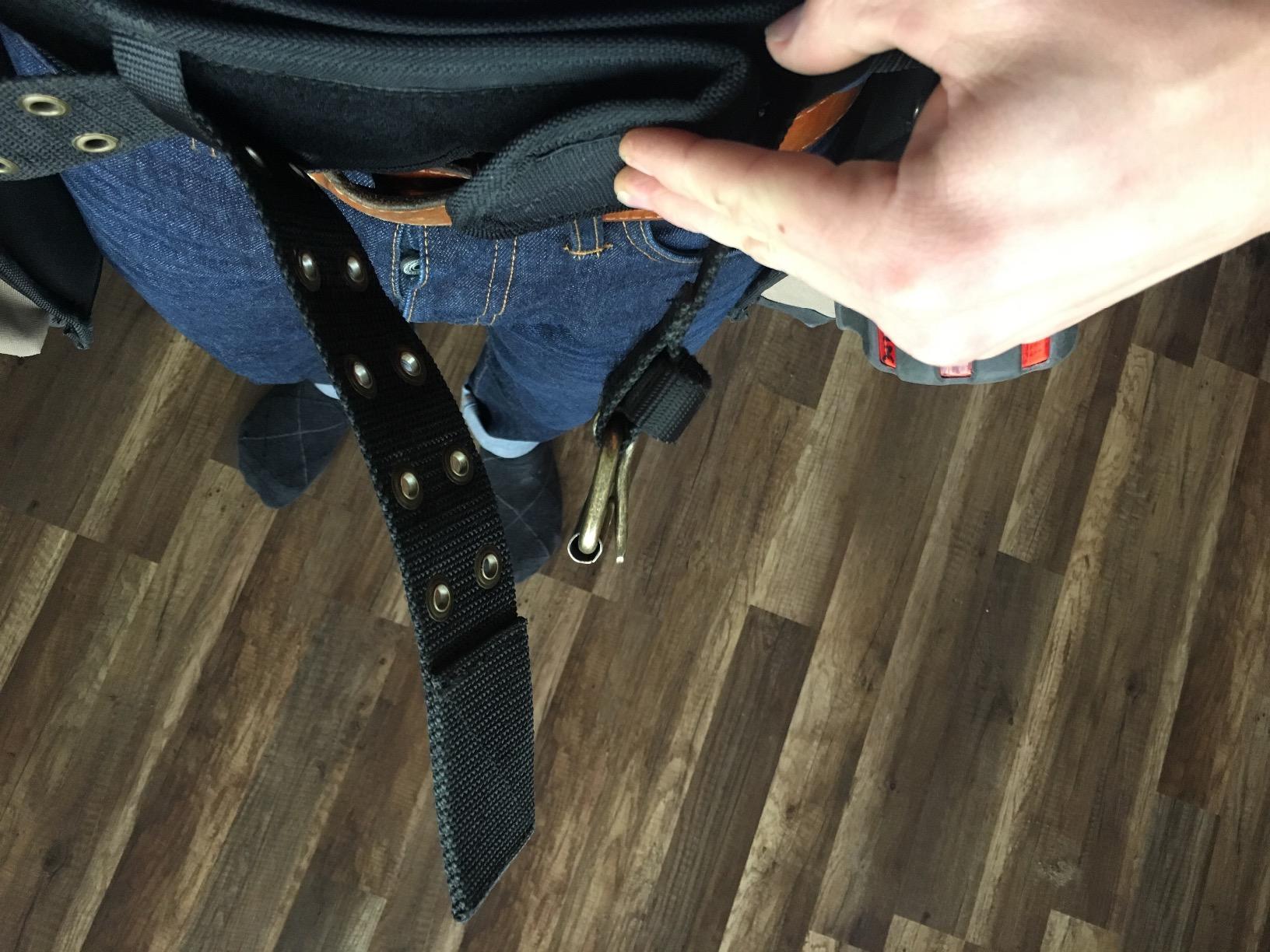 CLC Custom Leathercraft 1608 Electrician's Comfort Lift Combo Tool Belt, 28 Pocket, Black customer photo 1