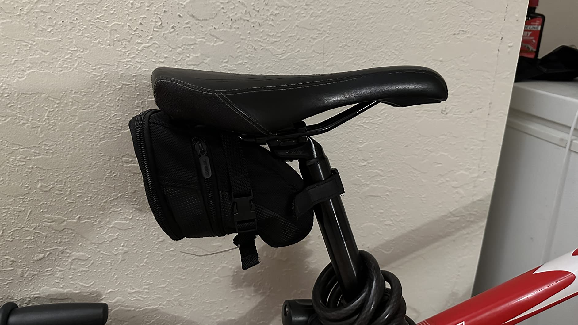 Topeak Aero Wedge Pack (Strap Mount, Medium) - Aerodynamic Seat Bag for Bikes, 1200D Polyester Construction, Quick-Release Buckle Mount, Expandable Storage, 3M Reflective Strip & Safety Light Clip customer photo 2