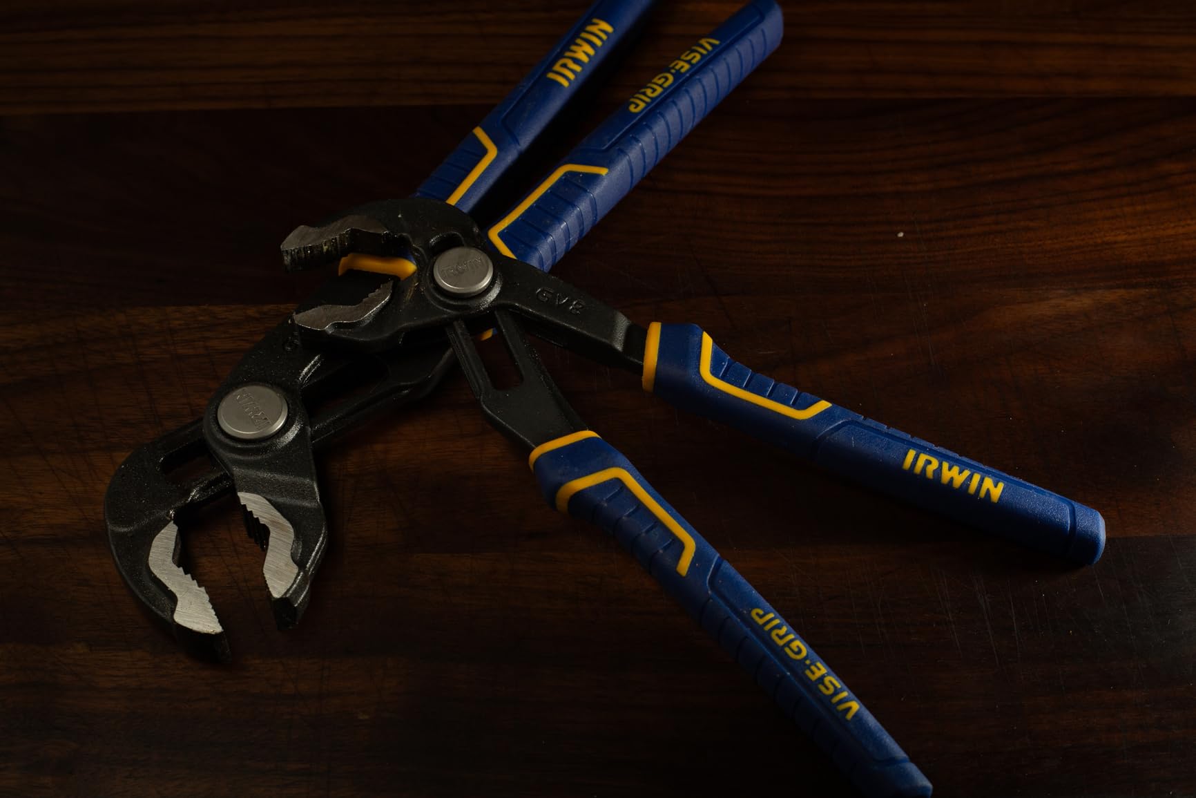 IRWIN Tools Vise-Grip GrooveLock Pliers Set, V-Jaw, 2 Piece, 2078709 customer photo 1