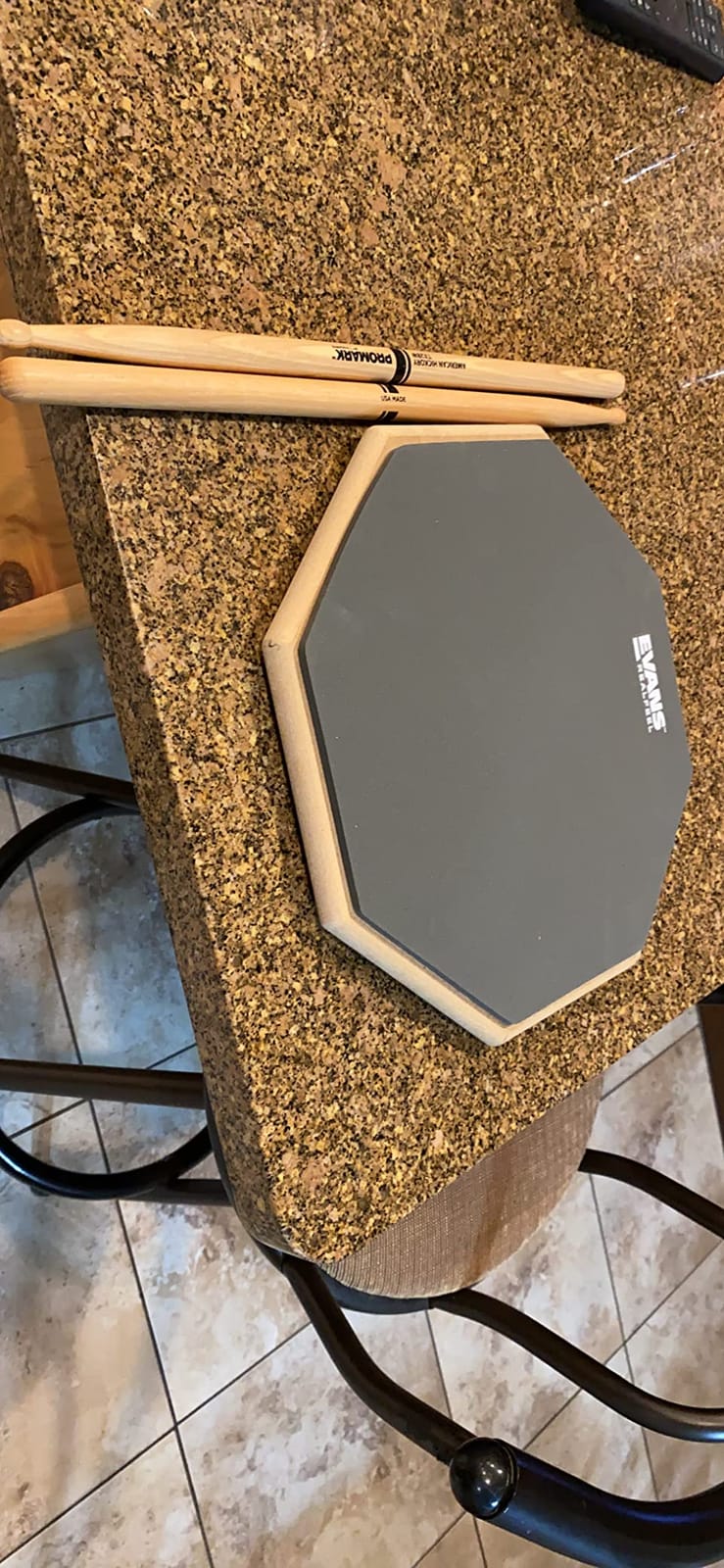 Evans RealFeel - Drum Practice Pad - Drum Pad - Drummer Practice Pad - Gum Rubber & Neoprene, 2 Sided, 12 Inch customer photo 2