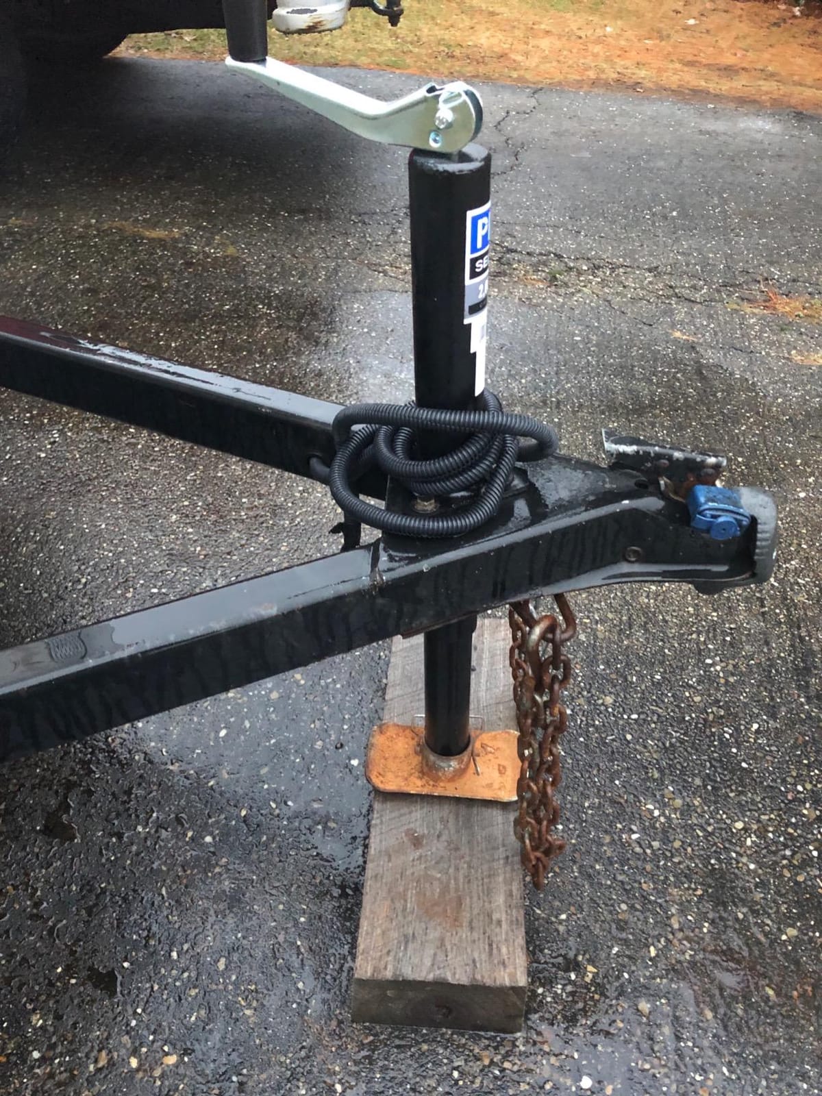 Master Lock Black Universal Size Trailer Hitch Lock, Trailer Coupler Lock for Securing RV's, Horse Trailers, Tool Trailers and More, 379ATPY customer photo 2