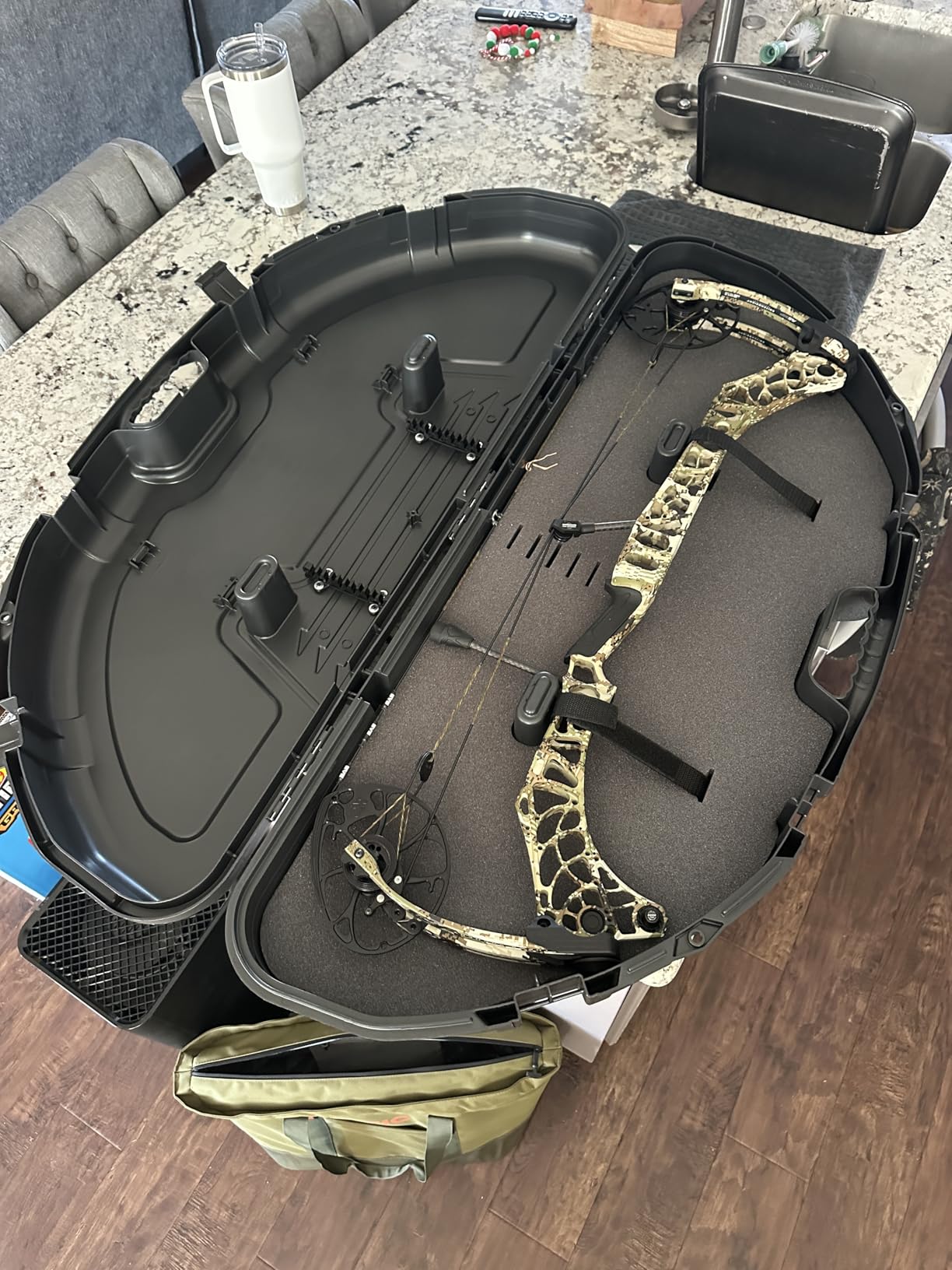 Plano Protector Compact Bow Case, Black, Hard Bow Case, Holds up to Five Arrows, Anti-Crush Archery Storage and Protection customer photo 2