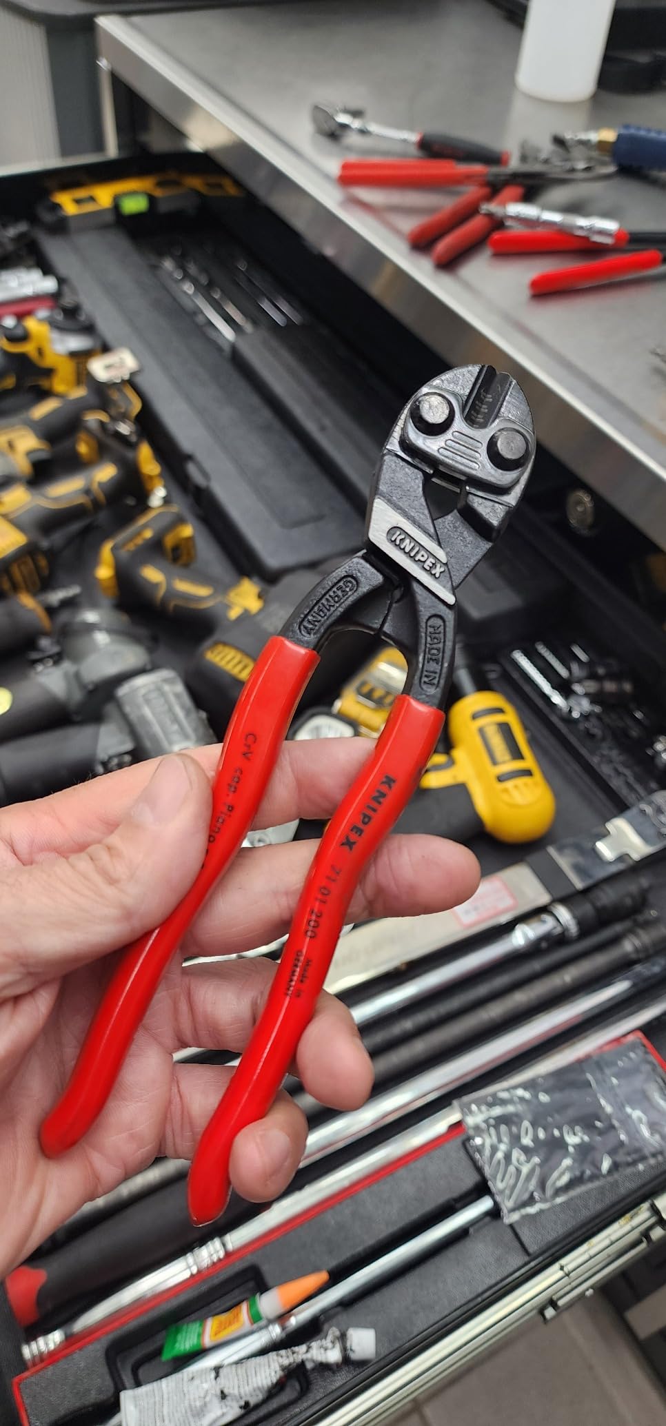 KNIPEX - 71 01 200 Tools - CoBolt Compact Bolt Cutter (7101200), 8-Inch customer photo 2