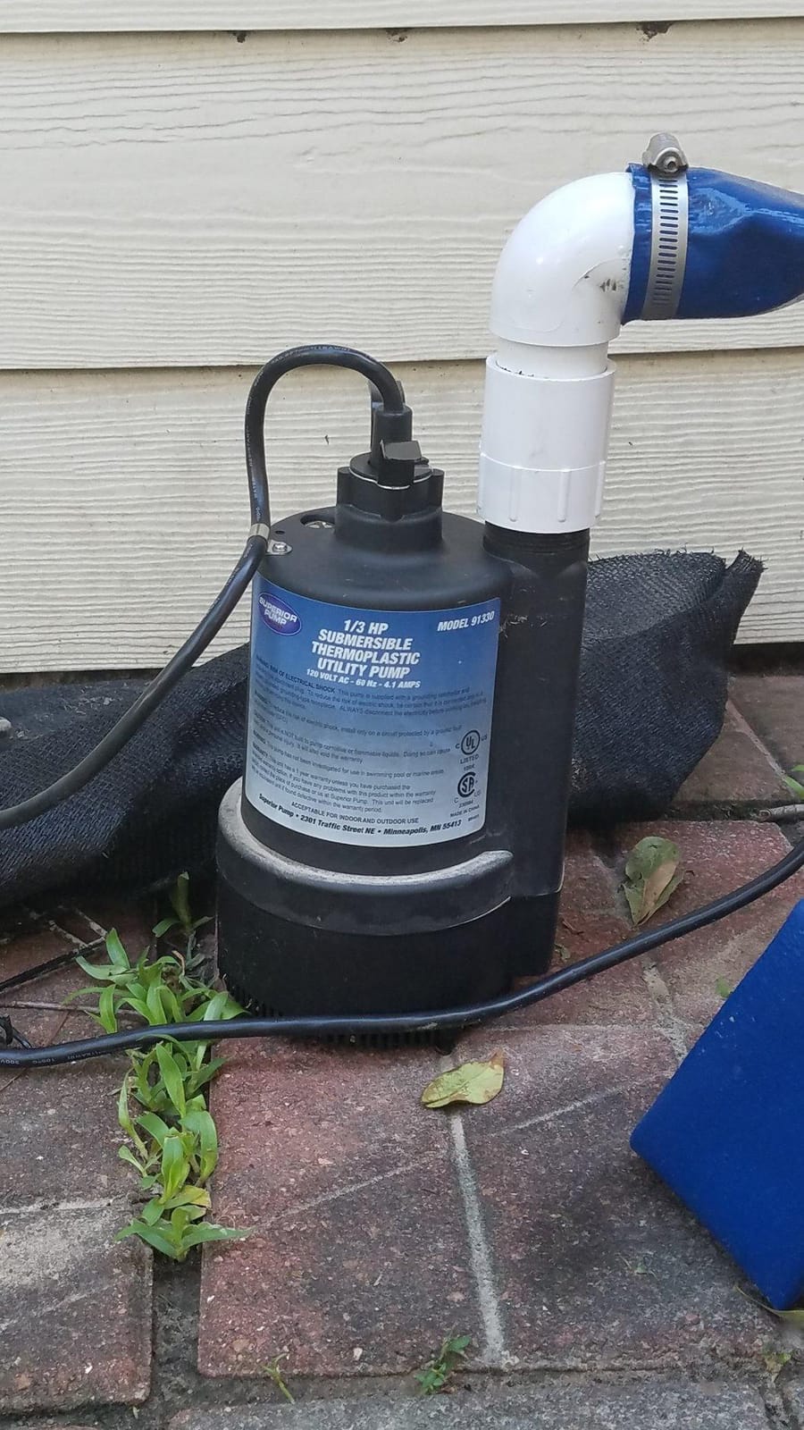 Superior Pump 91330 2400GPH Thermoplastic Submersible Utility Pump with 10-Foot Cord, 1/3 HP customer photo 1