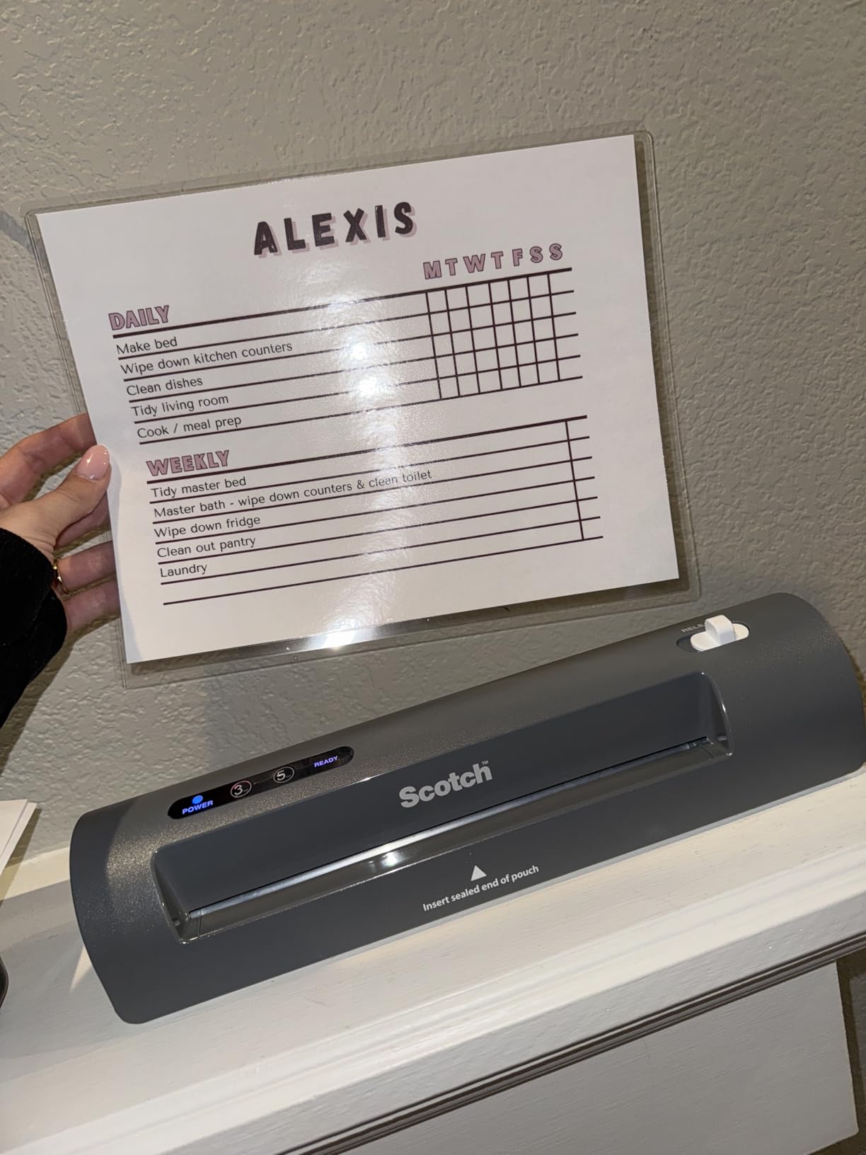 Scotch Thermal Laminator, 2 Roller System for a Professional Finish, Use for Home, Office or School, Suitable for use with Photos (TL901X) customer photo 1