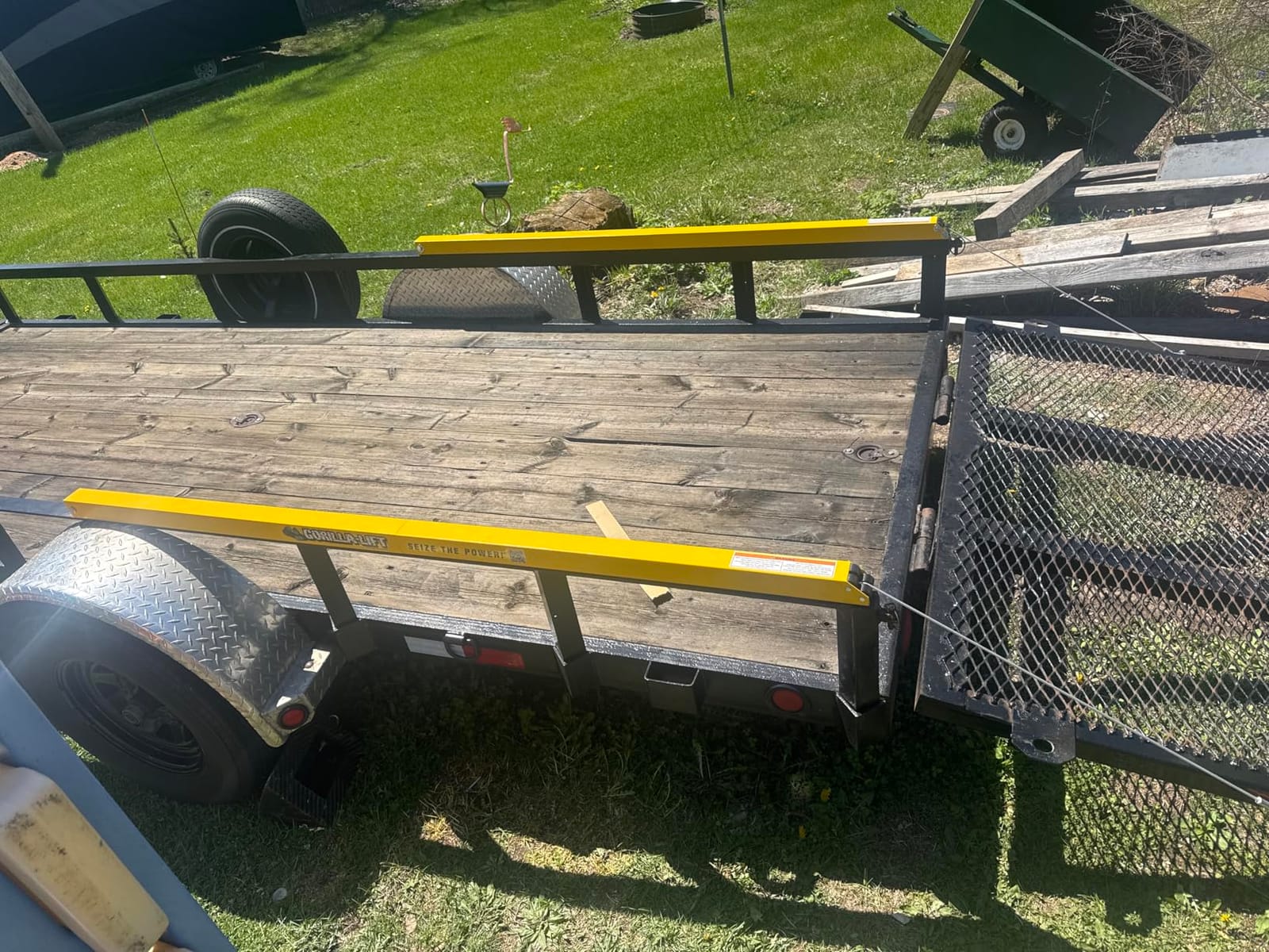 Genuine GORILLA-LIFT 2-Sided Trailer Tailgate Lift Assist customer photo 1