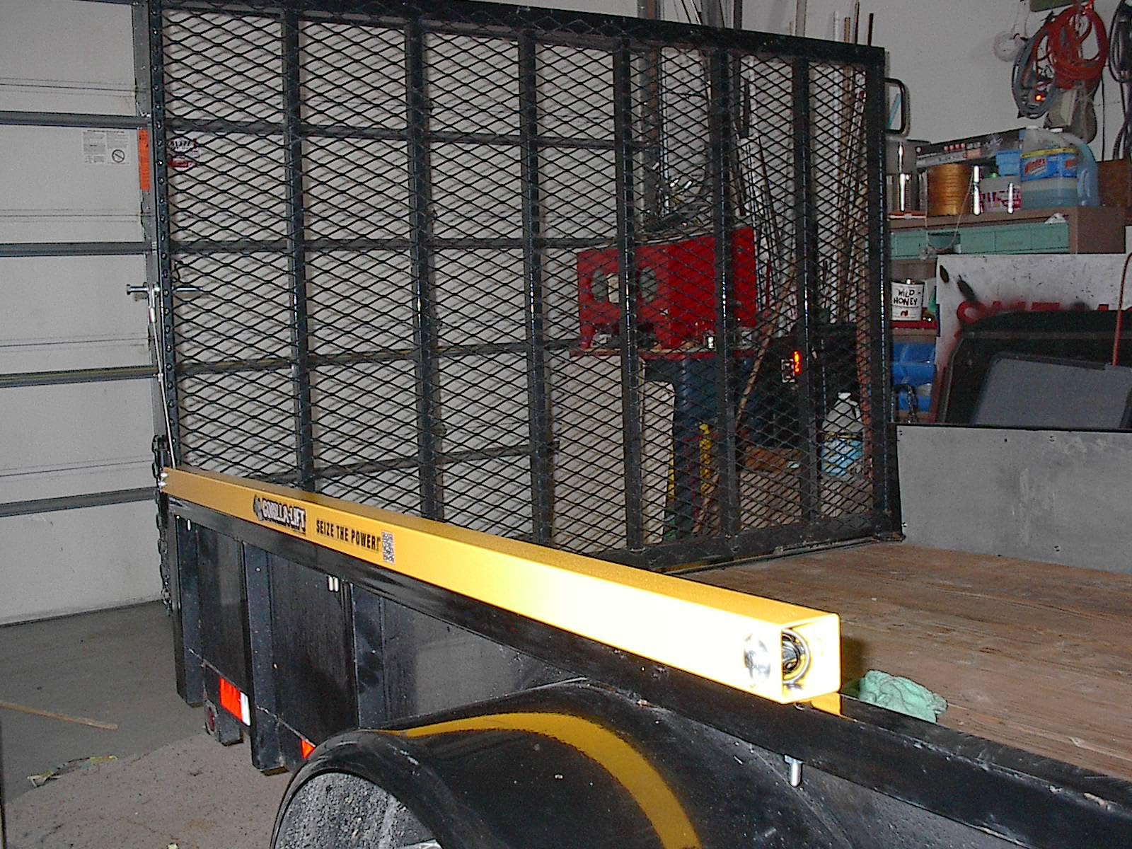 Genuine GORILLA-LIFT 2-Sided Trailer Tailgate Lift Assist customer photo 2