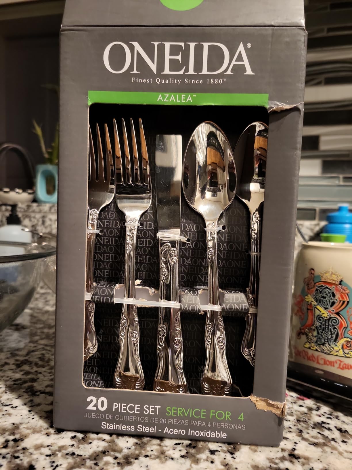 Oneida Silverware Set For 8, Azalea 45-Piece Everyday Flatware Set with Serving Utensils, Floral, Service For 8, 18/0 Stainless Steel, Dishwasher Safe, Knives Spoons And Forks Sets (Silver, 45 Pieces) customer photo 1