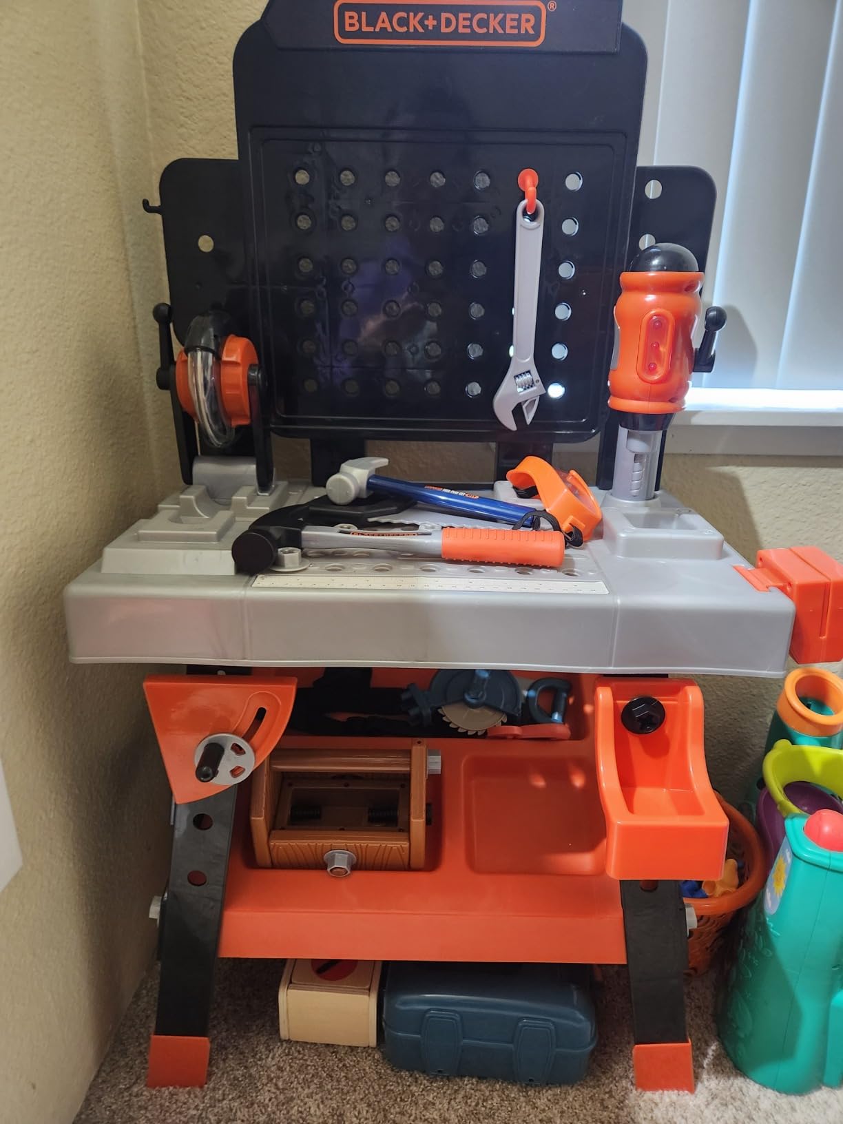 JAKKS Pacific Black+Decker Kids Workbench - Power Tools Workshop - Build Your Own Toy Tool Box - 75 Realistic Toy Tools and Accessories [Amazon Exclusive] customer photo 2