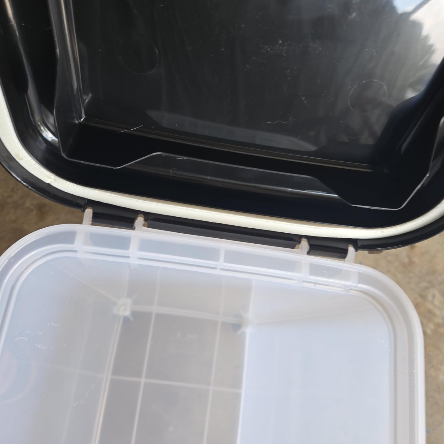 IRIS USA Dog Food Storage Container, Up to 30 lbs, Navy, Made in USA | Wheels for Mobility, Airtight Seal, BPA-Free, Best for Bird Seed, Cat food, Cat Litter, Chicken Feed, Pellets customer photo 1