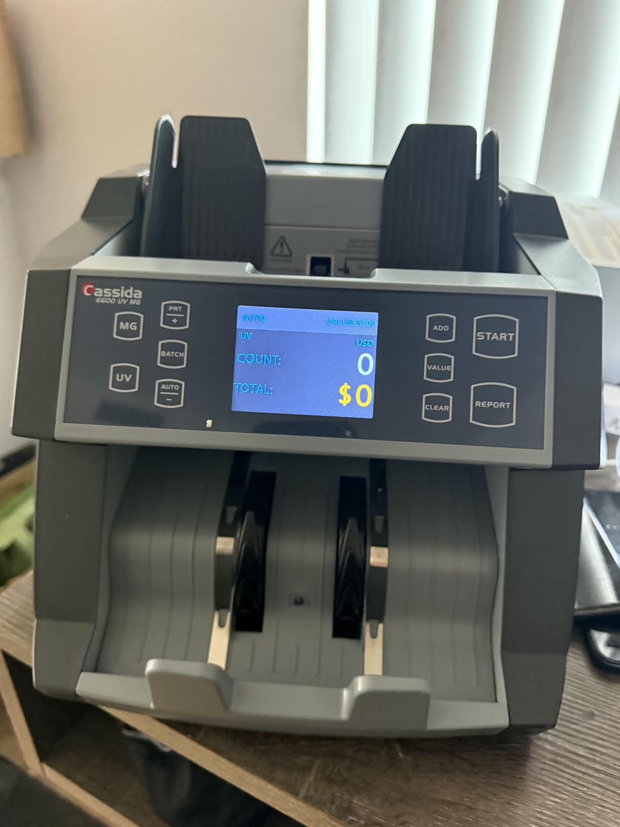 Cassida 5520 UV/MG - USA Money Counter with ValuCount, UV/MG/IR Counterfeit Detection, Add and Batch Modes - Large LCD Display & Fast Counting Speed 1,300 Notes/Minute customer photo 2