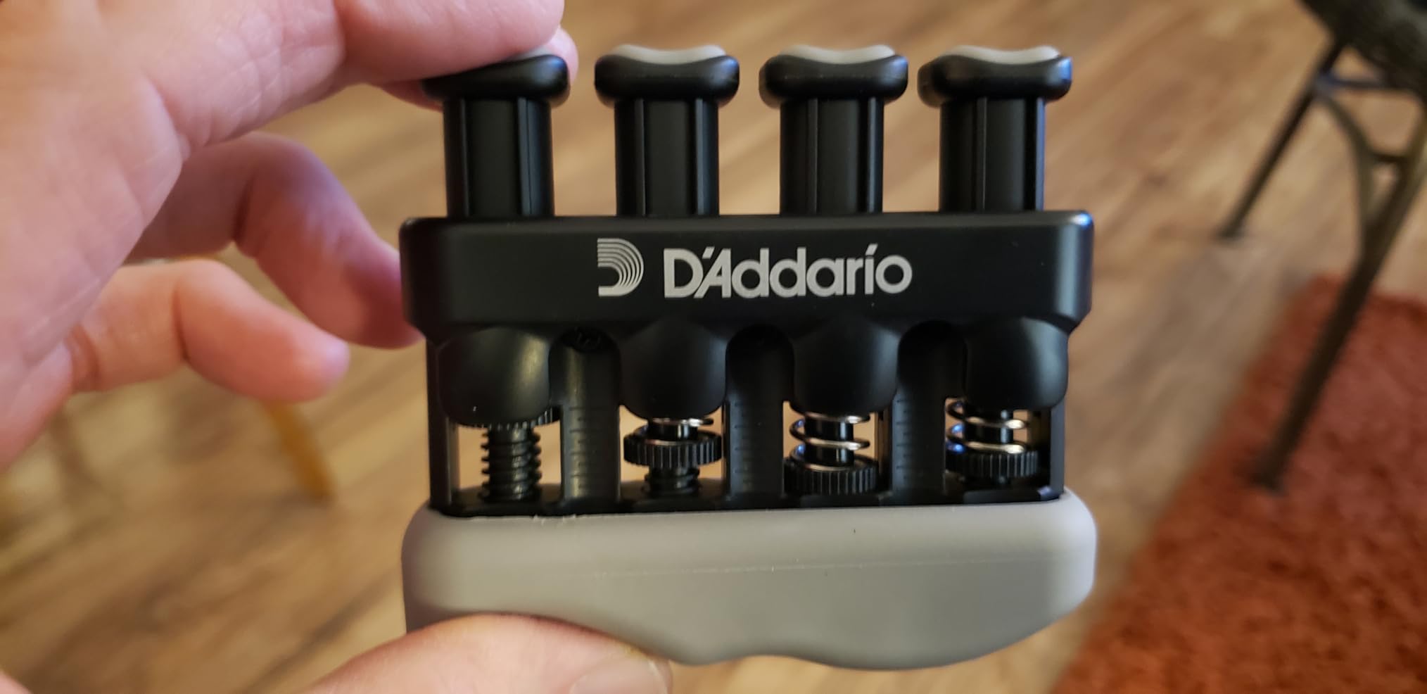 D'Addario Varigrip Hand Exerciser - Improve Dexterity and Strength in Fingers customer photo 1