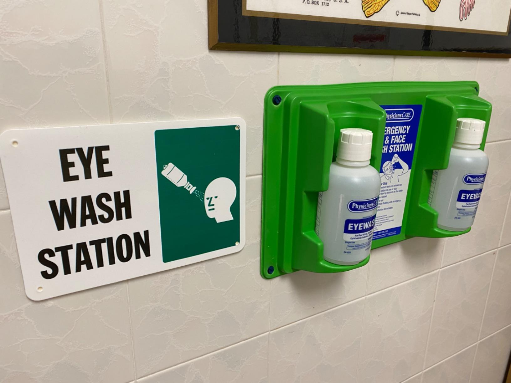PhysiciansCare Wall-Mountable Eyewash Station with 2 Bottles of Eye Wash Solution, 16 Oz Each customer photo 2