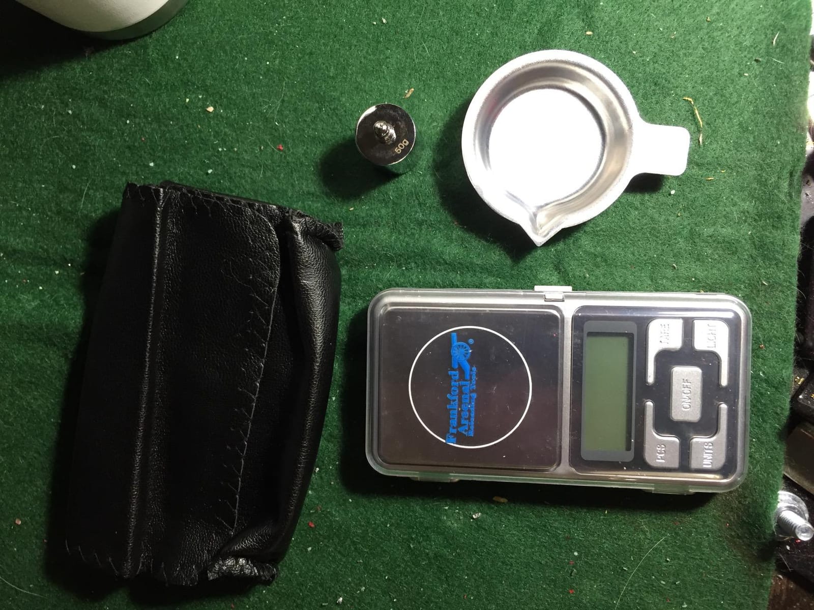 Frankford Arsenal DS-750 Digital Reloading Scale with LCD Display customer photo 1