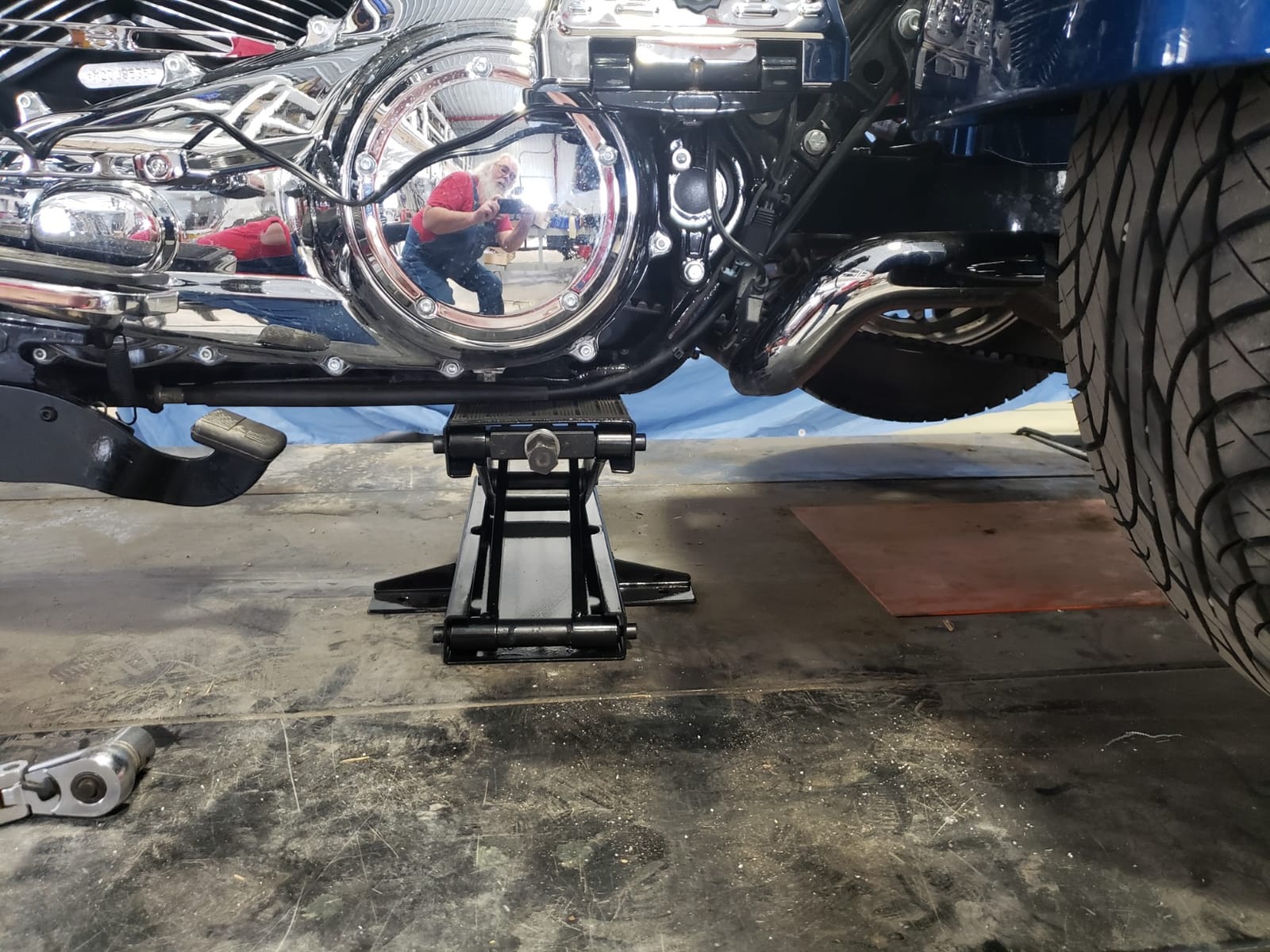 Black Widow Steel Motorcycle Jack, 1,100 lb, Dirt Bike Lift | Front or rear tires, hex socket handle, 3.75