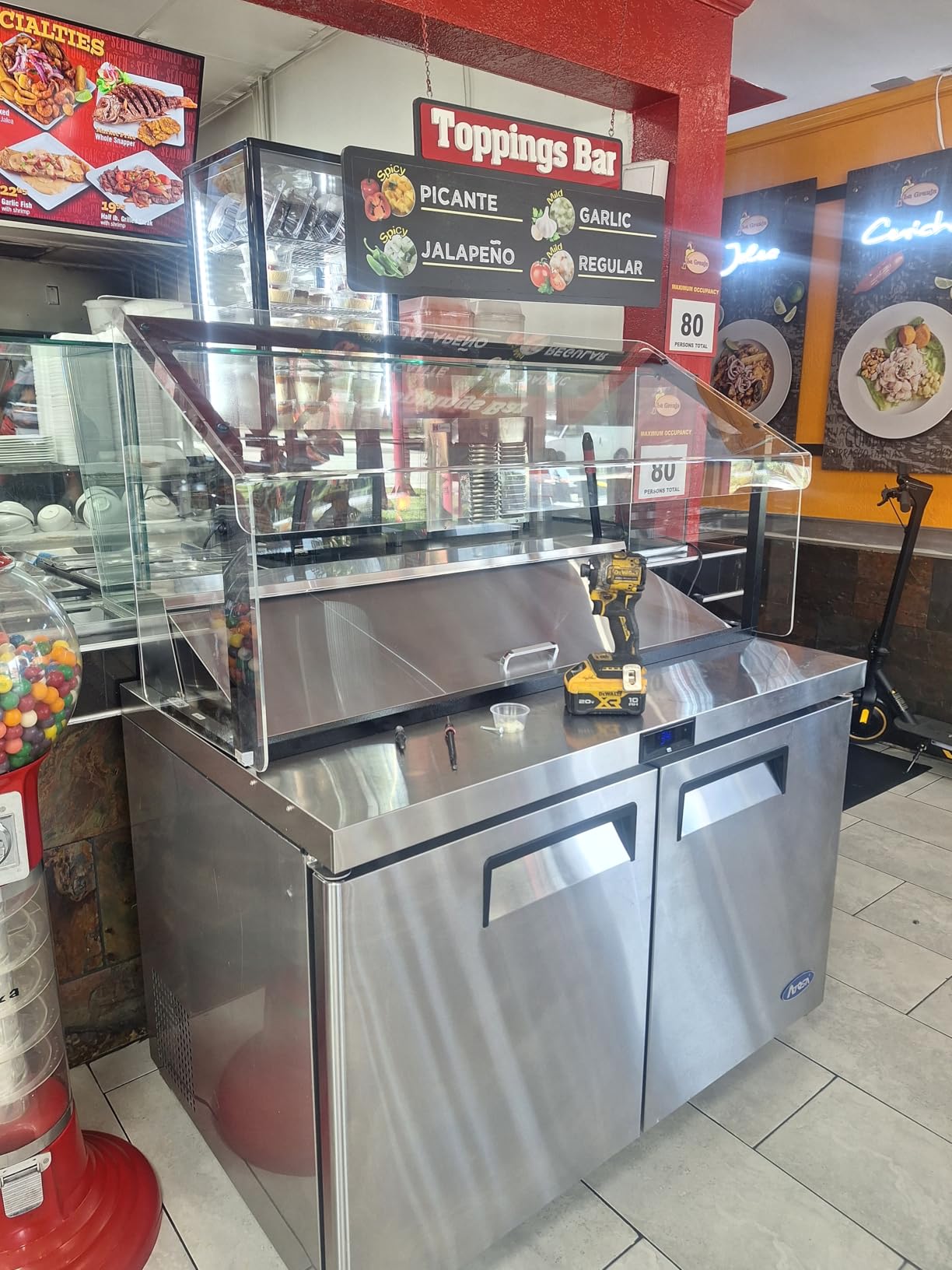 Carlisle FoodService Products Buffet Bar Sneeze Guard with Aluminum Frame, Plastic, 48 x 12.19 x 25.5 Inches, Black customer photo 2